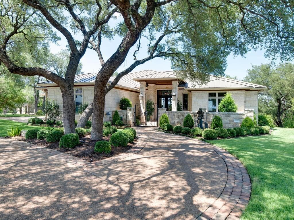 202 Hidden Hills Cv