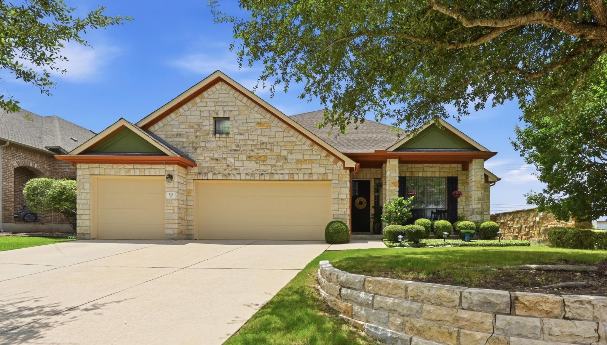 114  Drury Ln