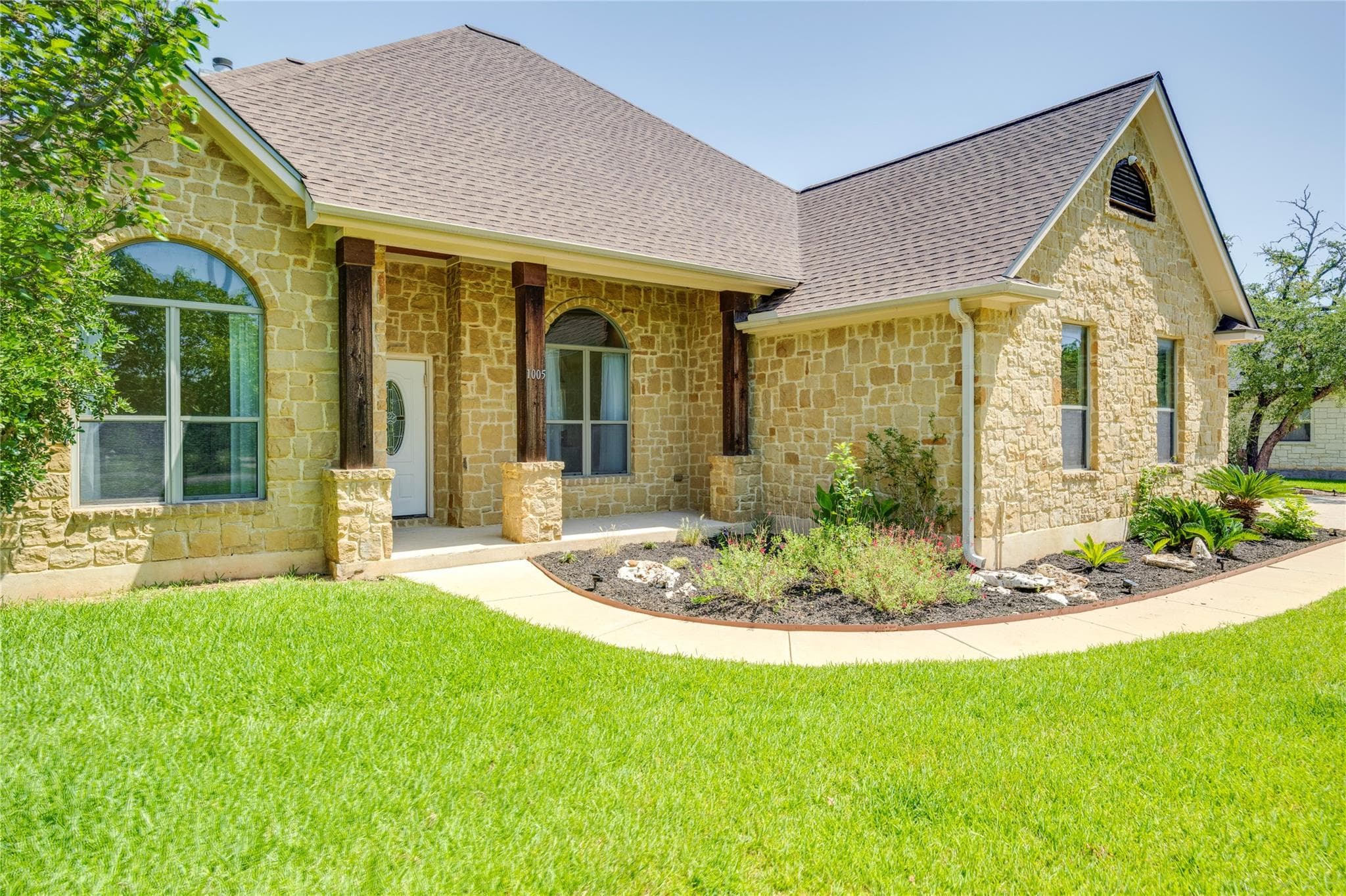 1005  Cedar Park Dr