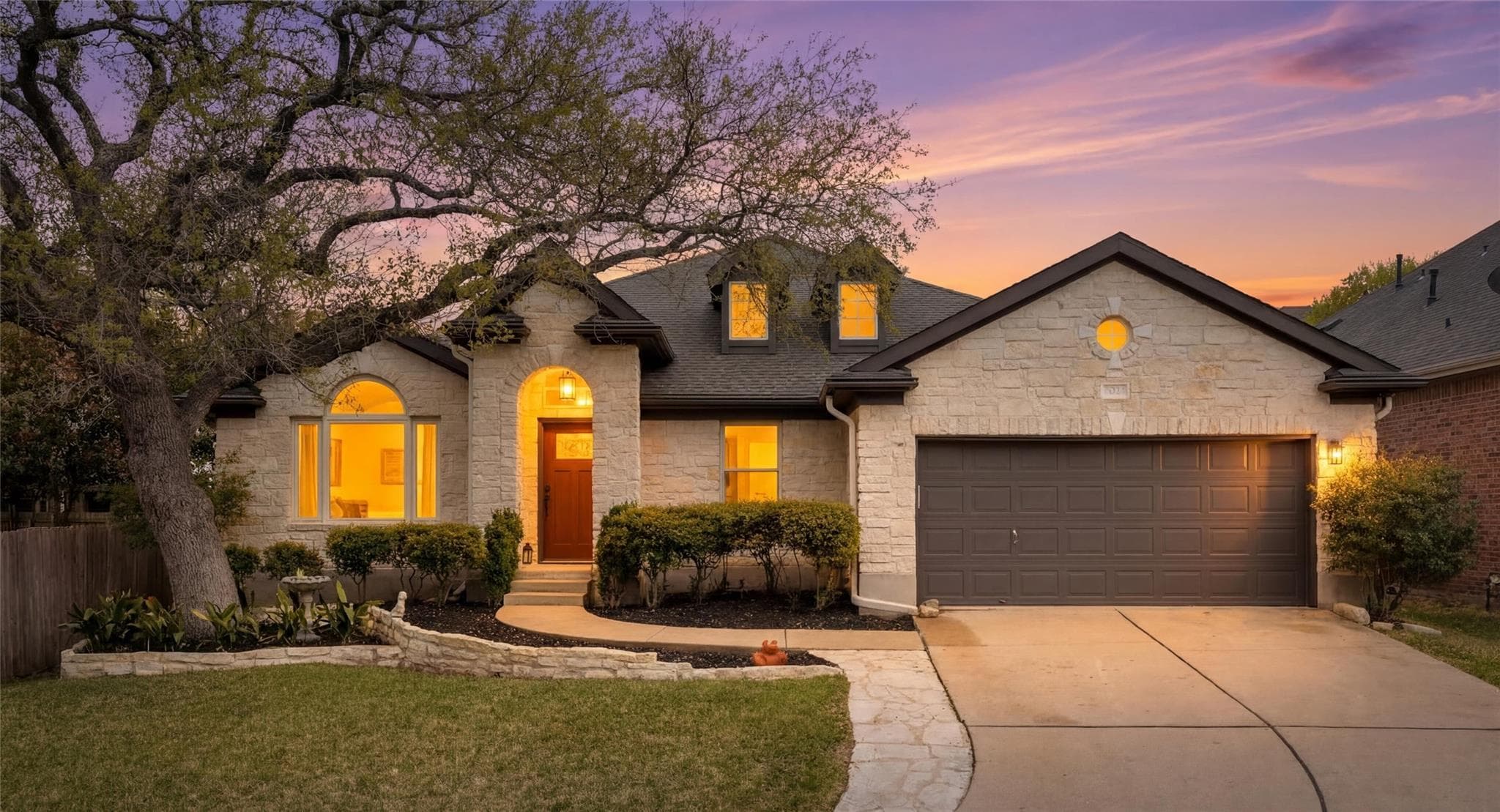 2527  Crenshaw Dr