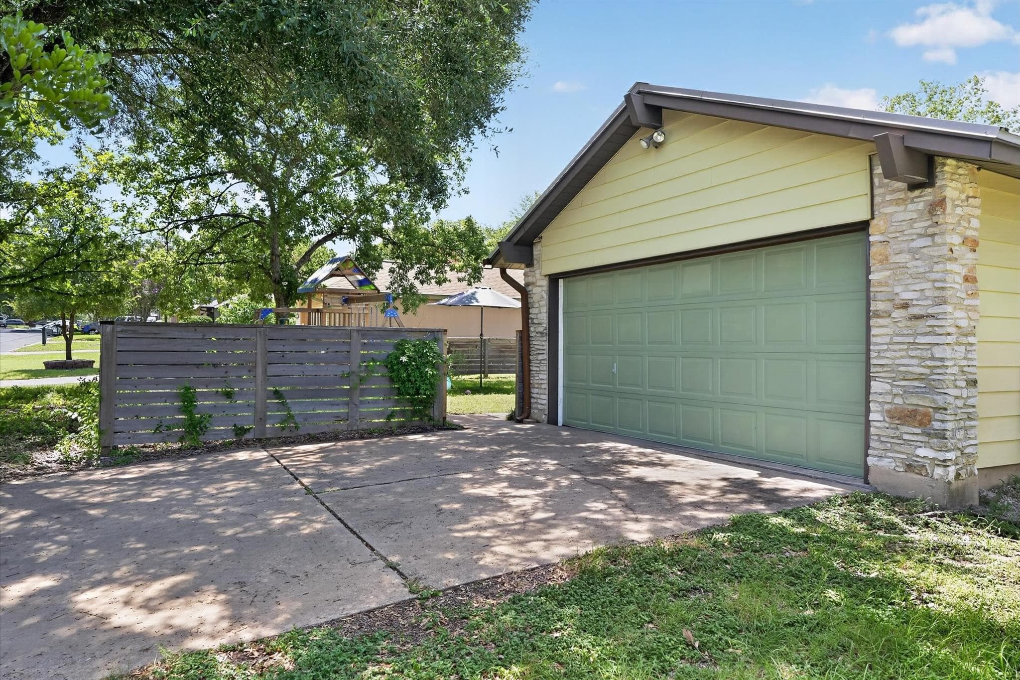 1213  Dunstan Dr
