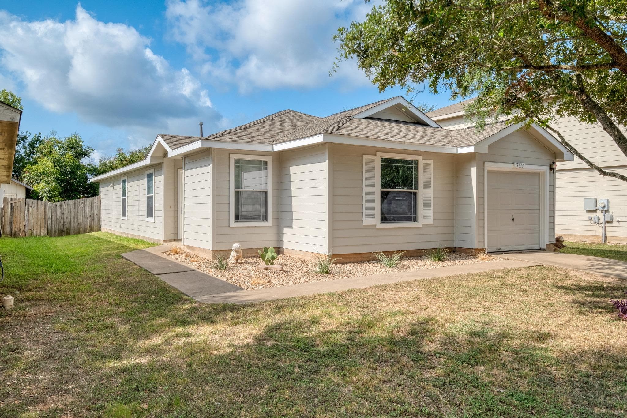17813 Honey Locust Ln
