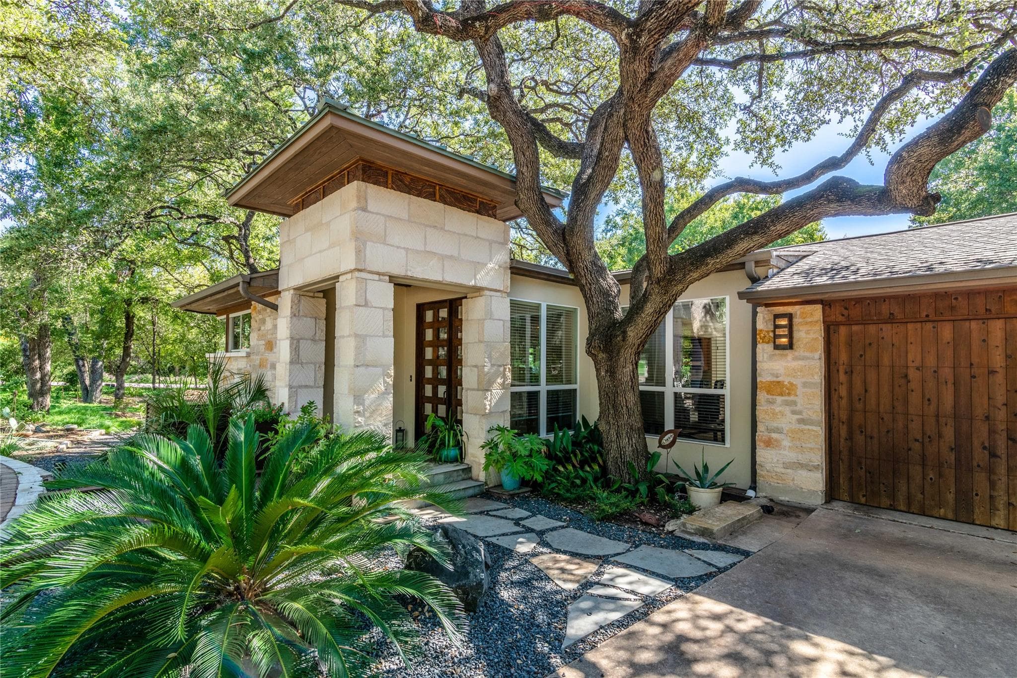 2408  Rollingwood Dr
