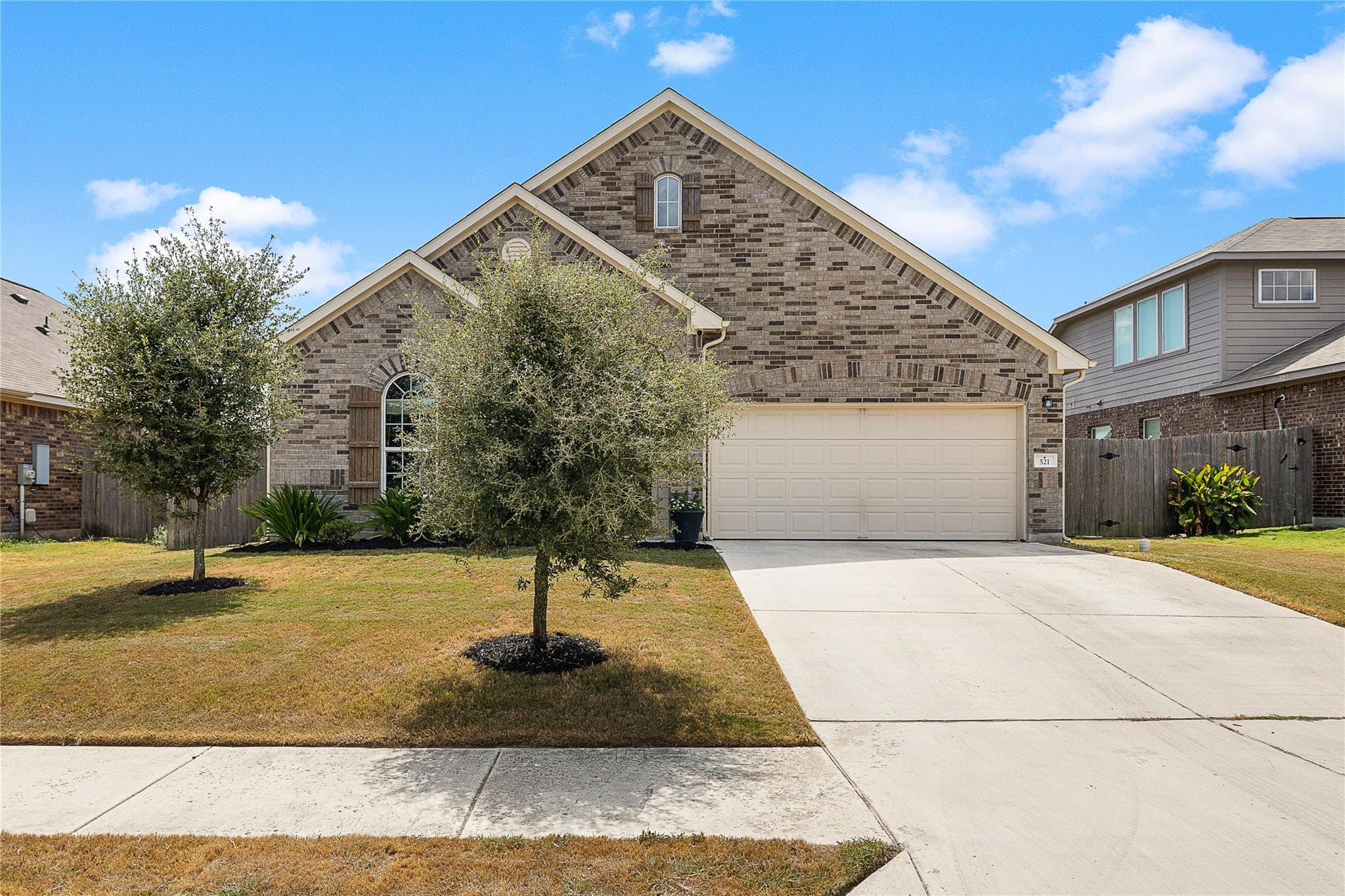 521  Hendelson Ln