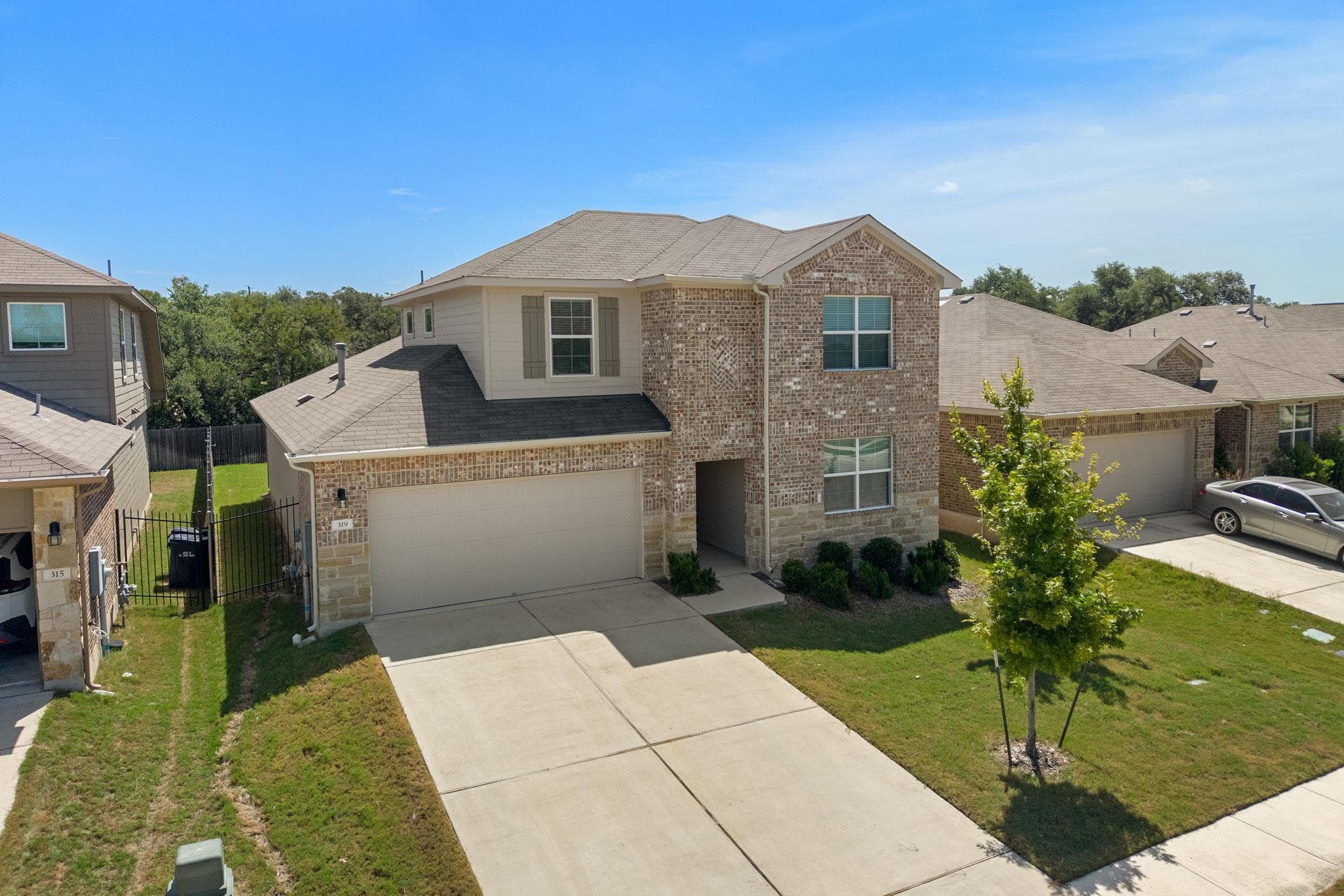 319  Arrowhead Vine St