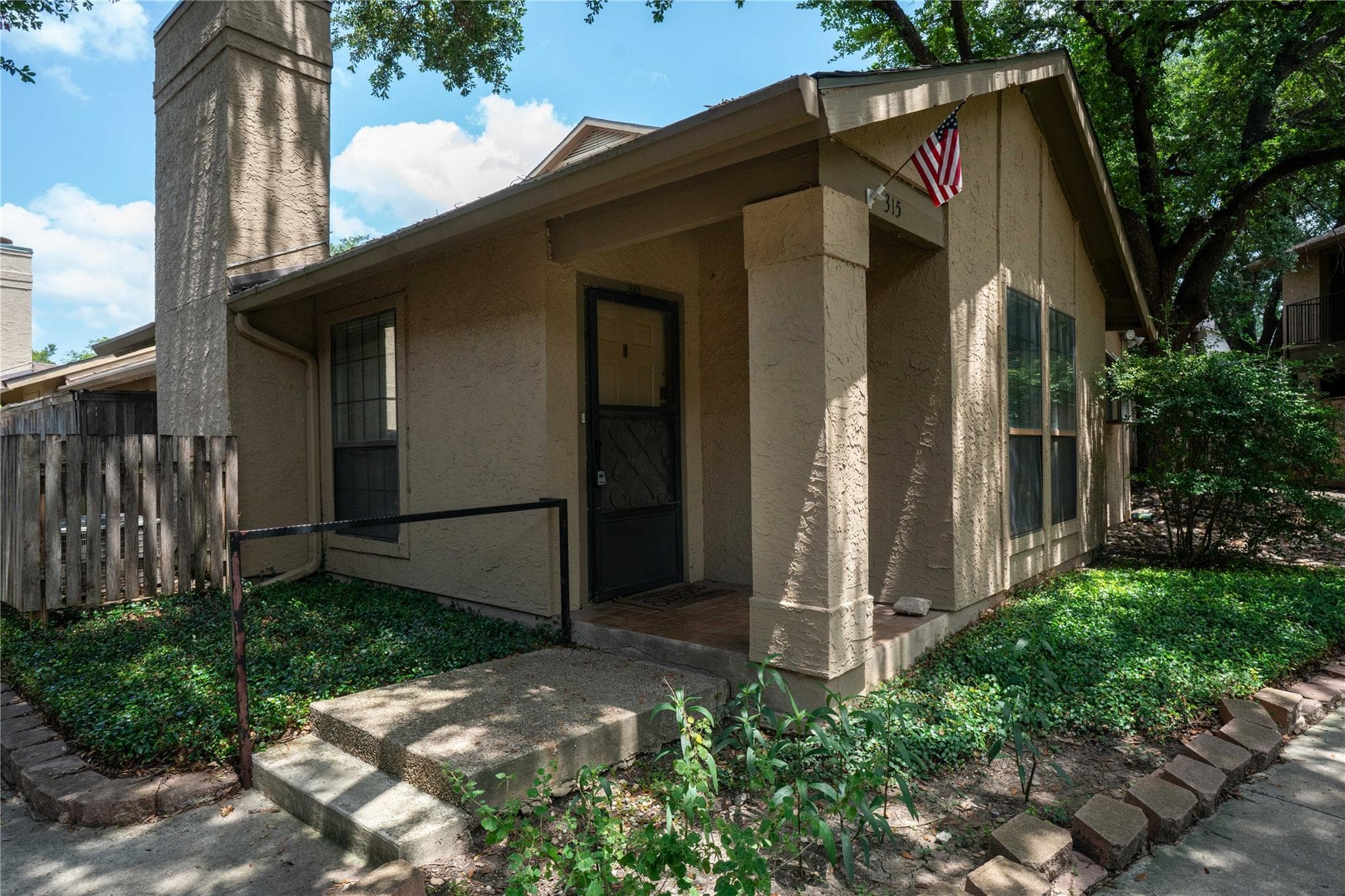 1202 Thorpe Ln #315