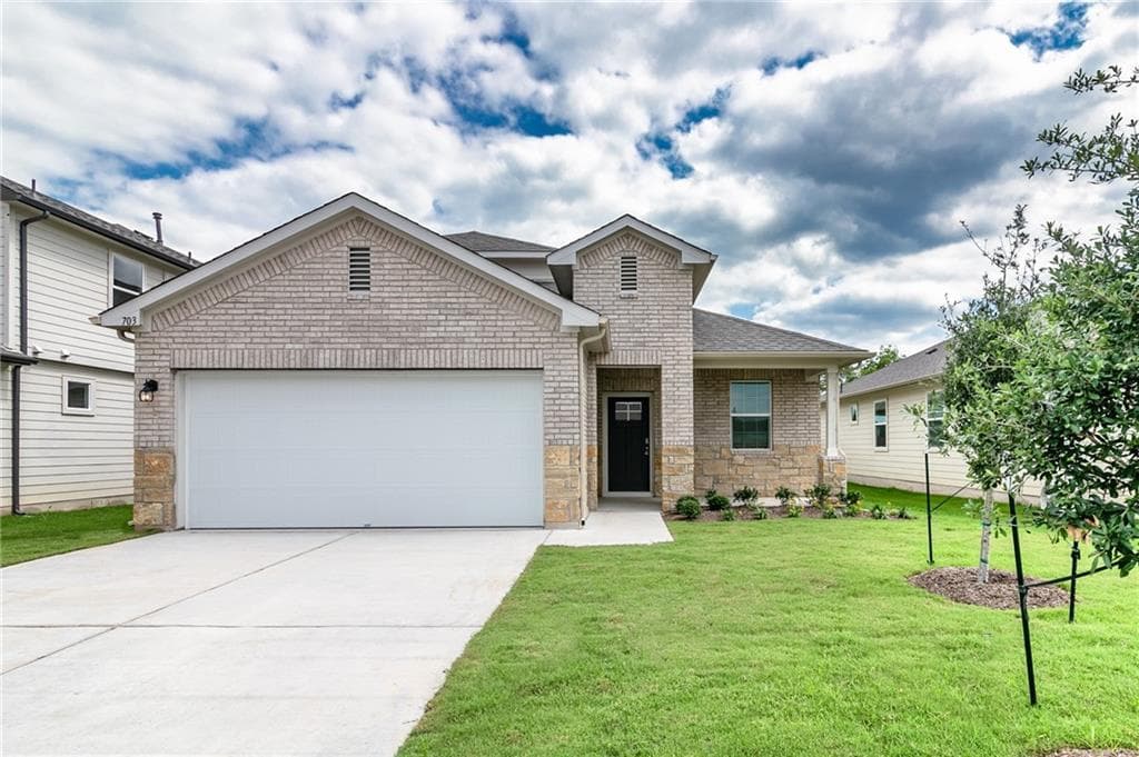 703  Bluffview Dr