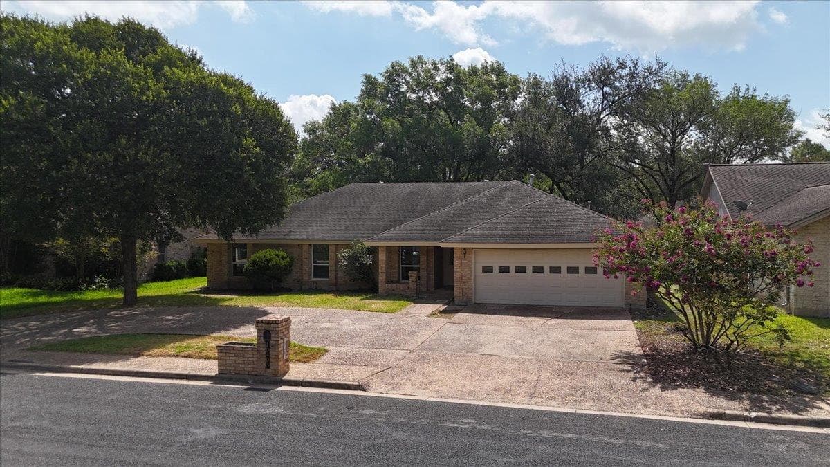 10403  Pinehurst Dr