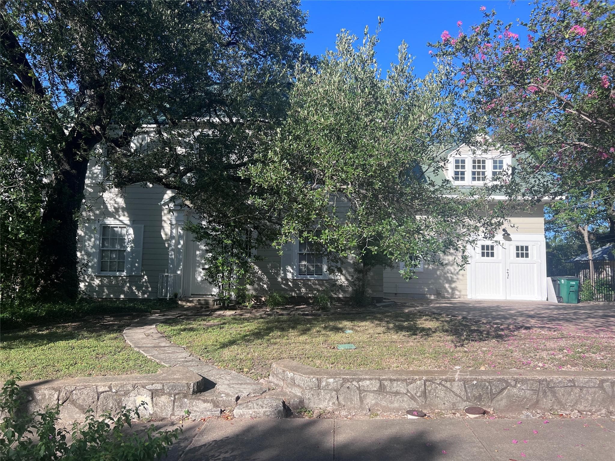 305  Moore Blvd