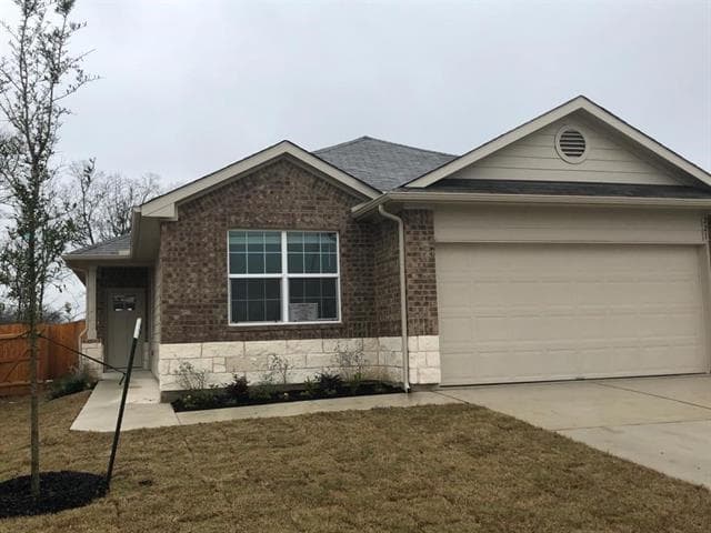 221  Naset Dr