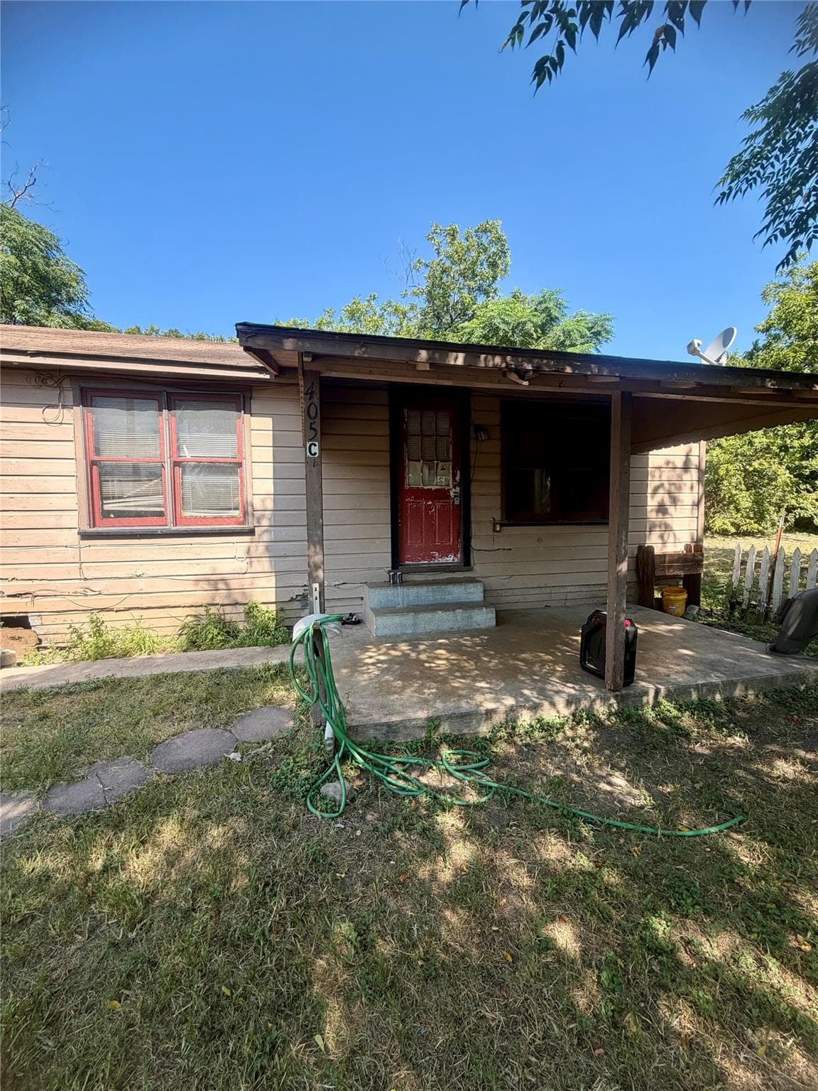 405 N Burleson St #C