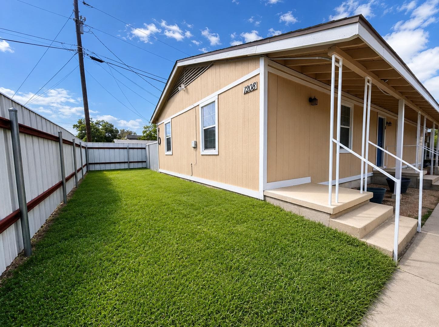 1208  Bundrant Dr  #A