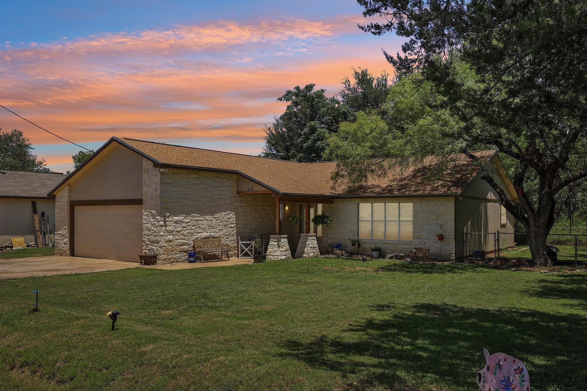 611 Magnolia Ln