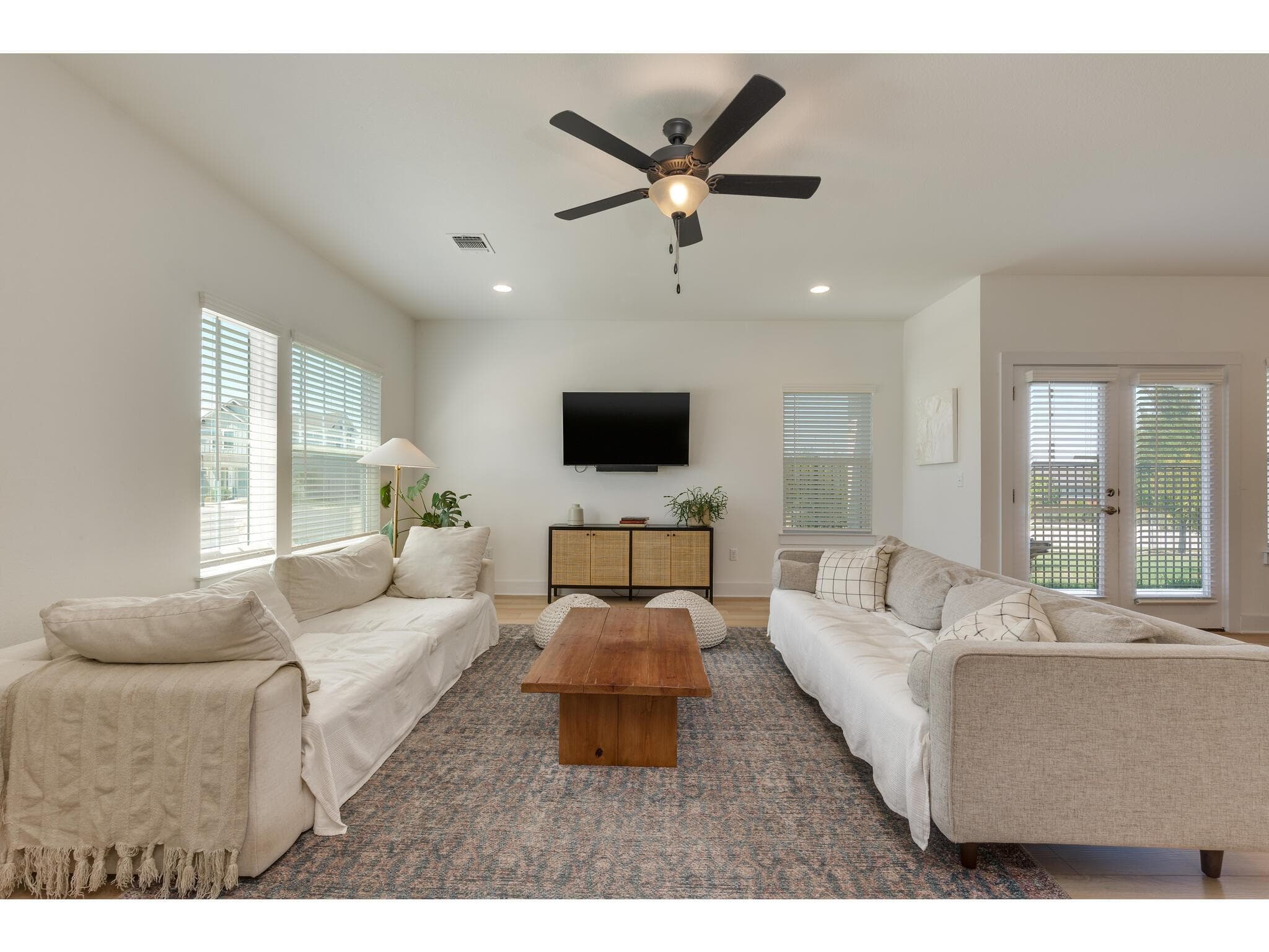 8801  Looksee Ln