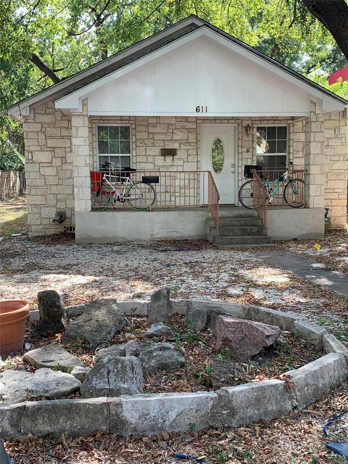 611 W Live Oak St