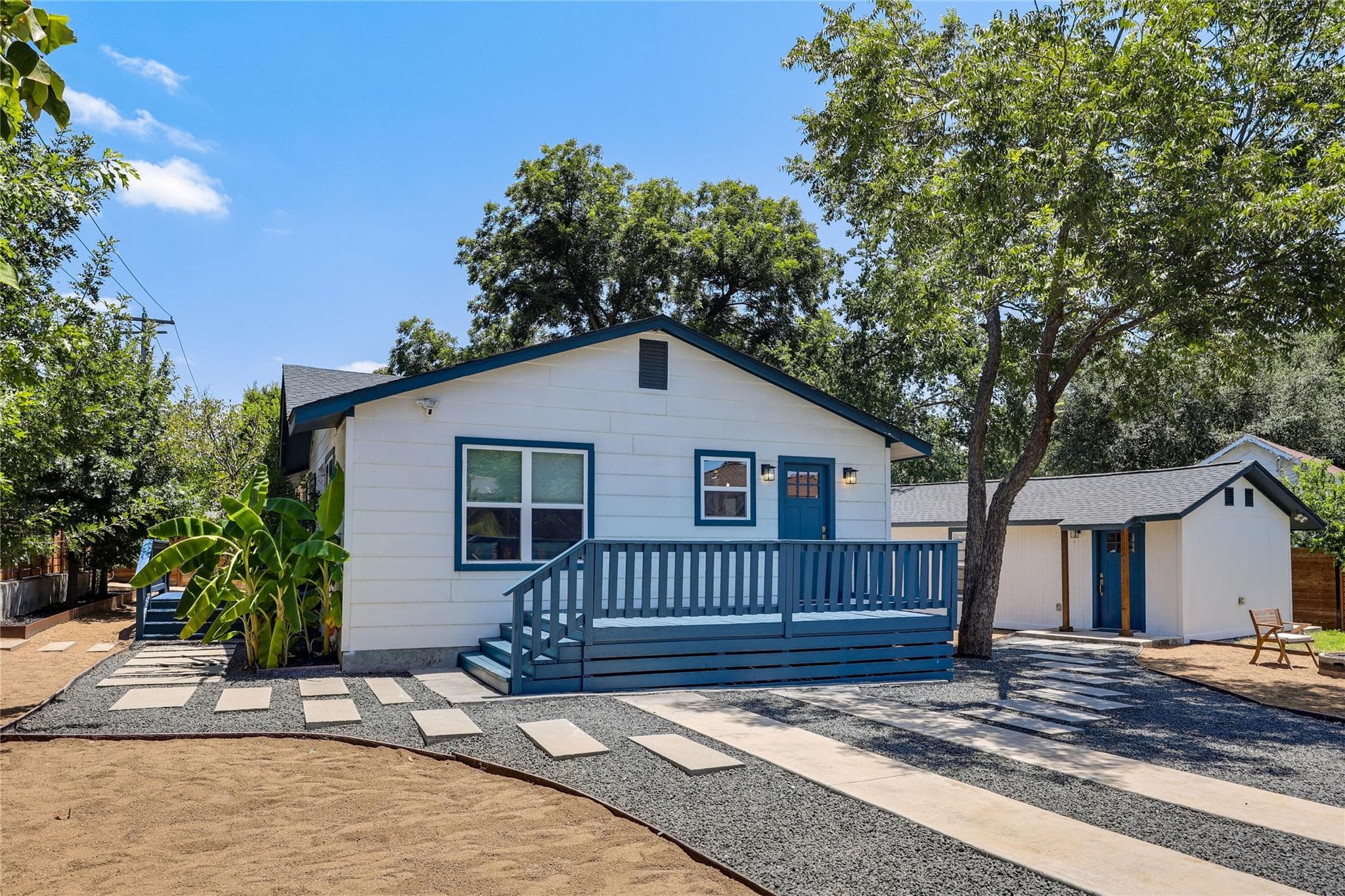 5203 Ledesma Rd