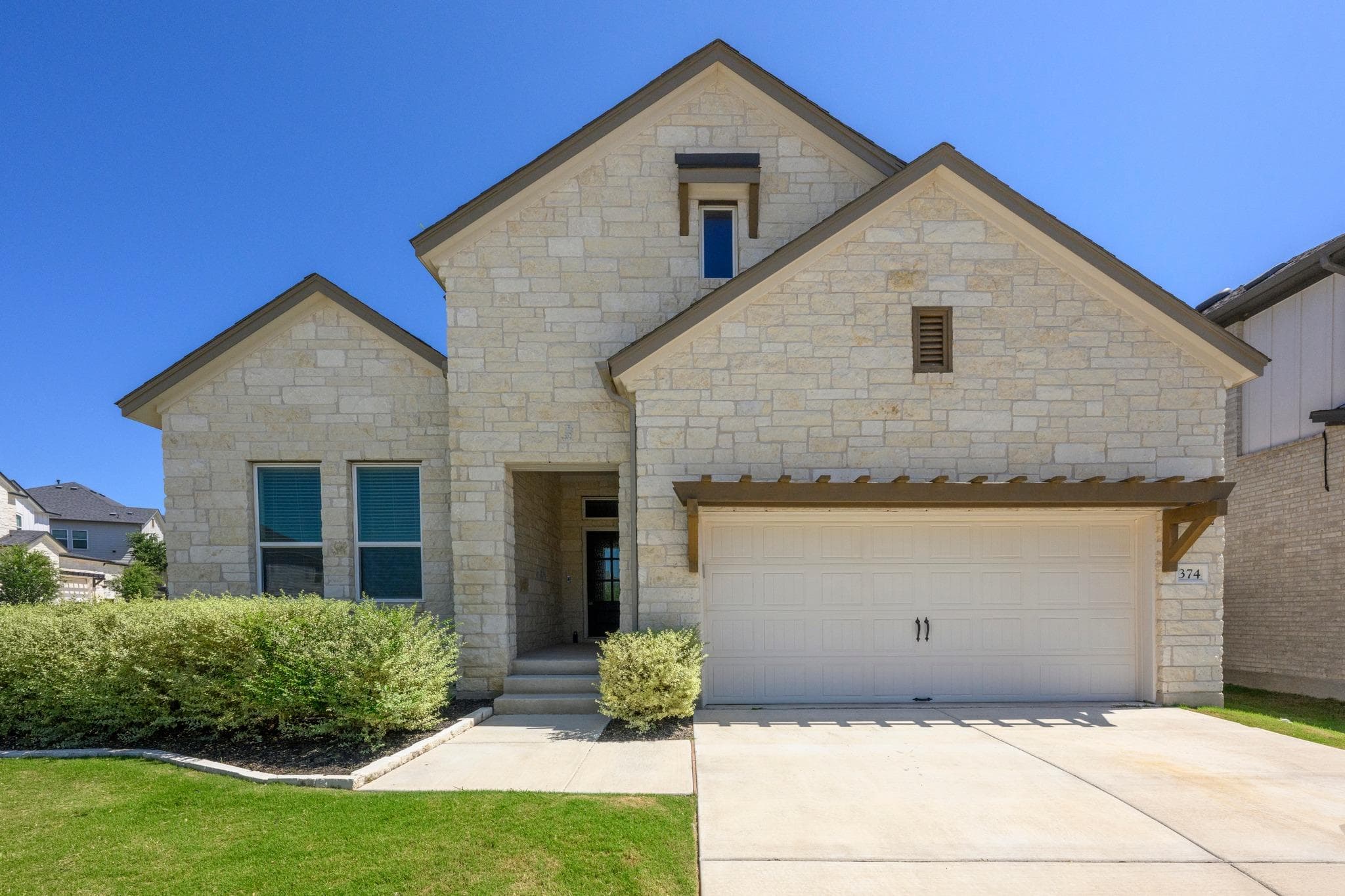 374  Kings Pine Dr