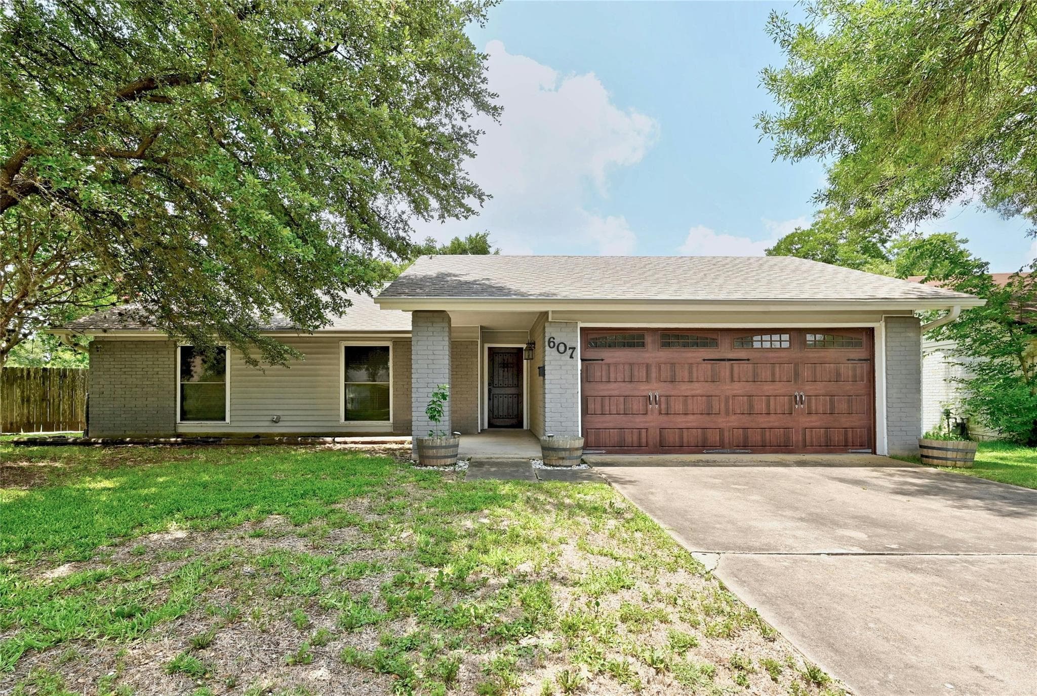 607  Old Stone Rd