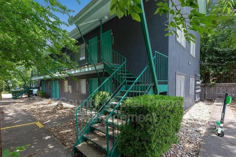 502 W 35th St #103