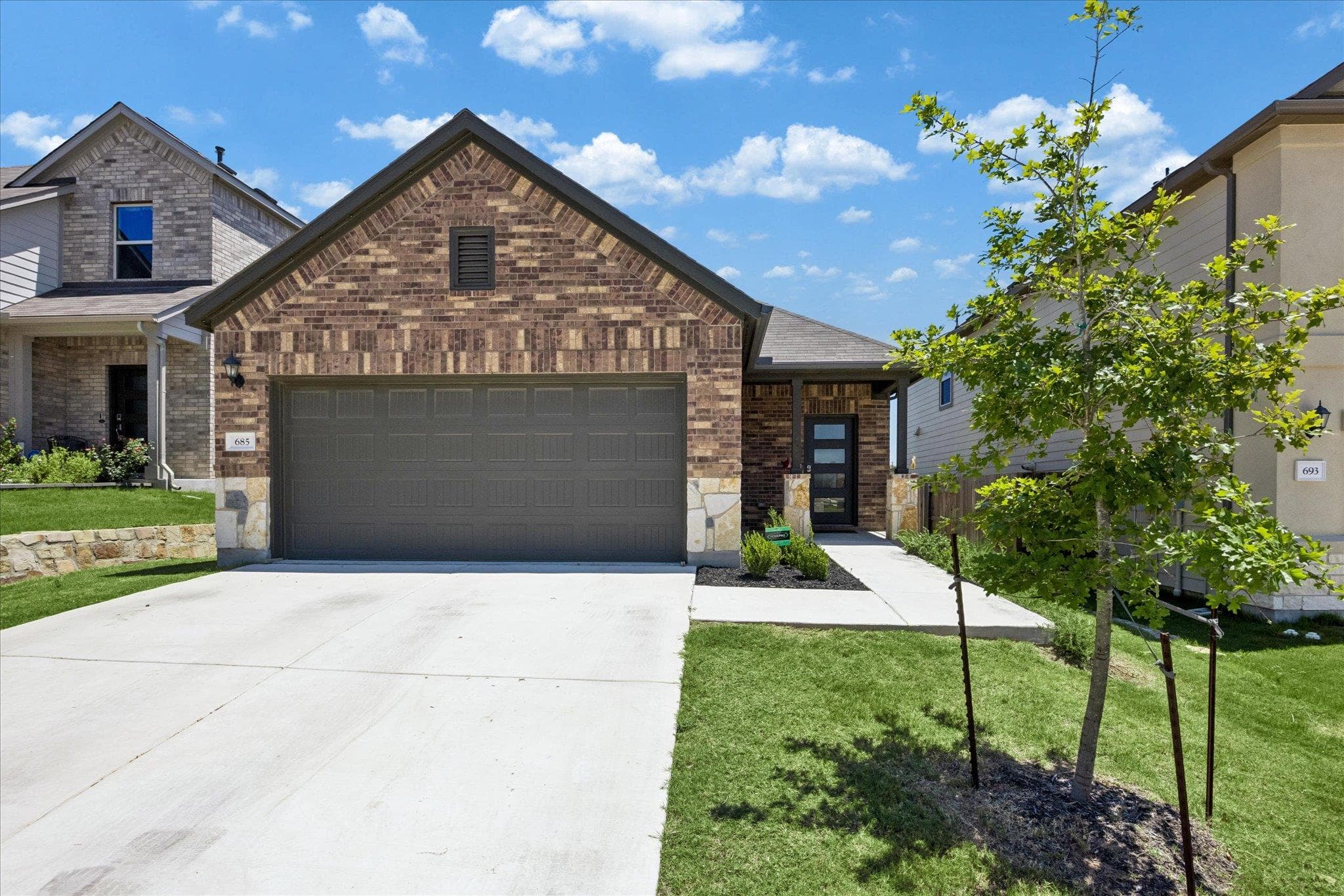 685 Papaya Dr