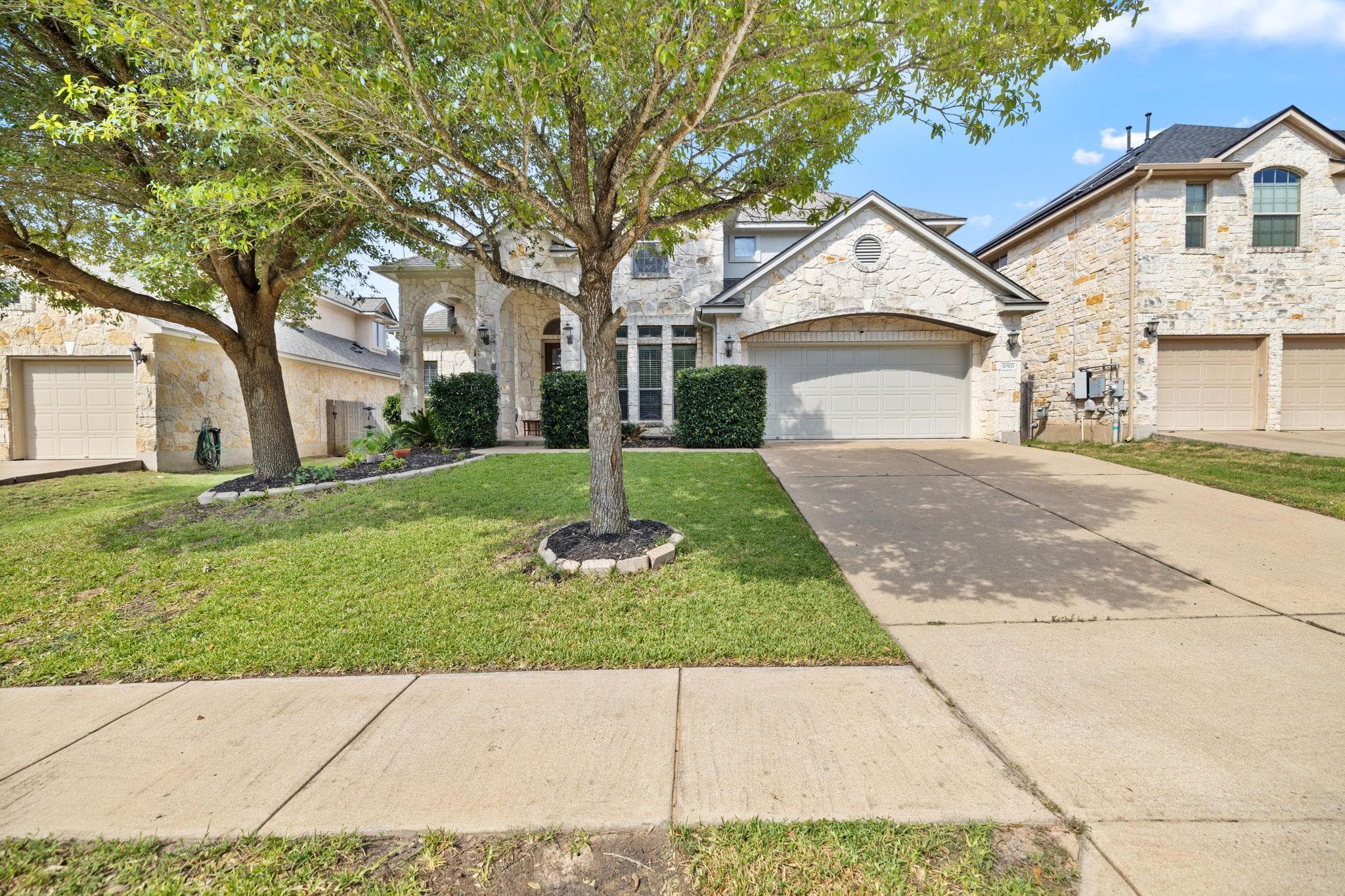 10921  Tornasol Ln