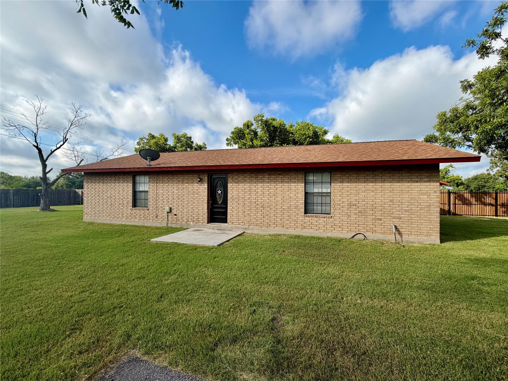 16219  Greenwood Dr  #B