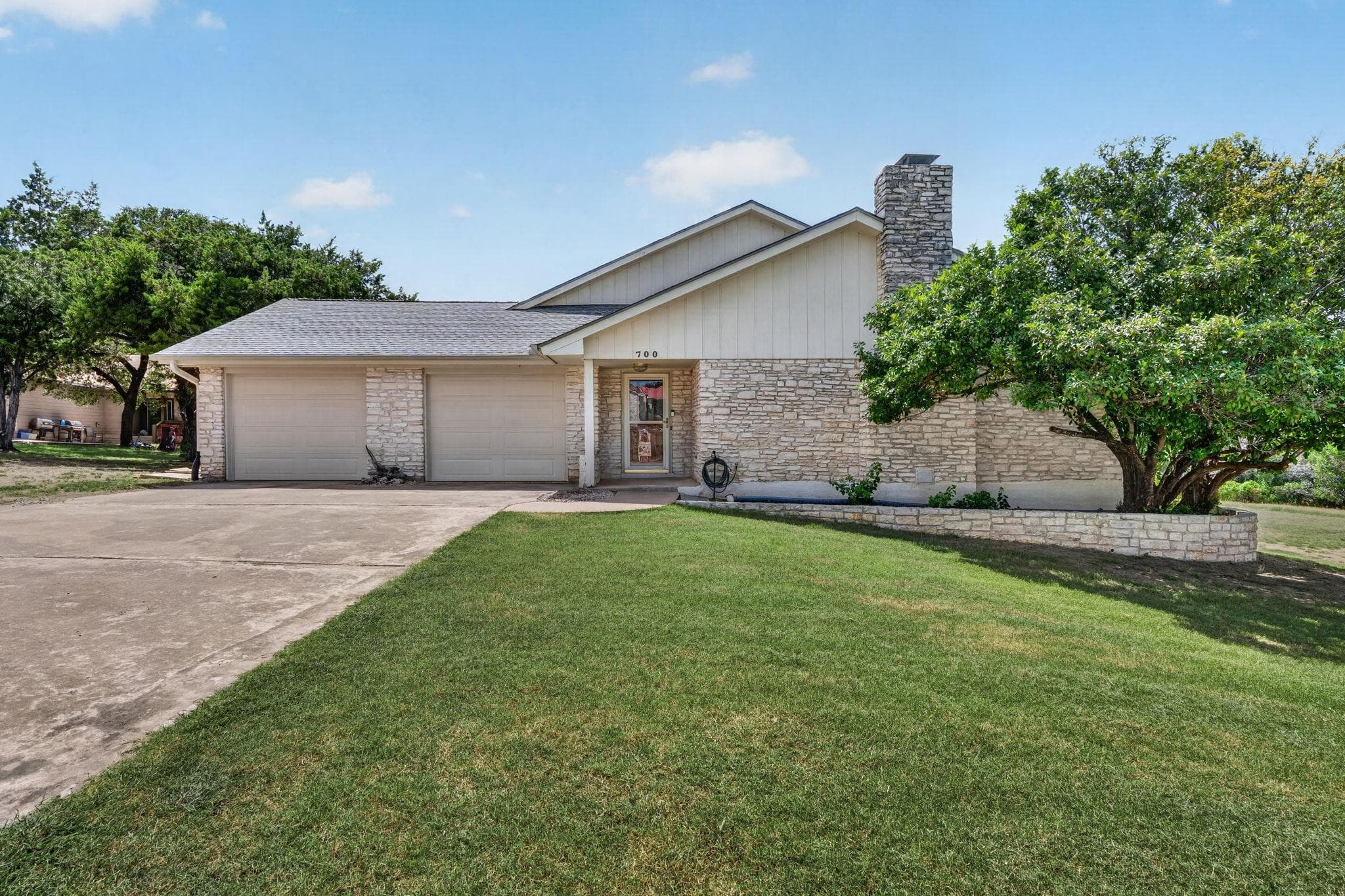 700 Rogart Dr