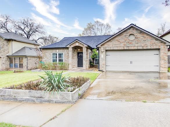 2223  Mockingbird Dr