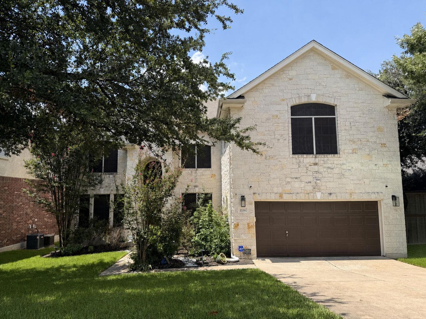 2536 Crenshaw Dr