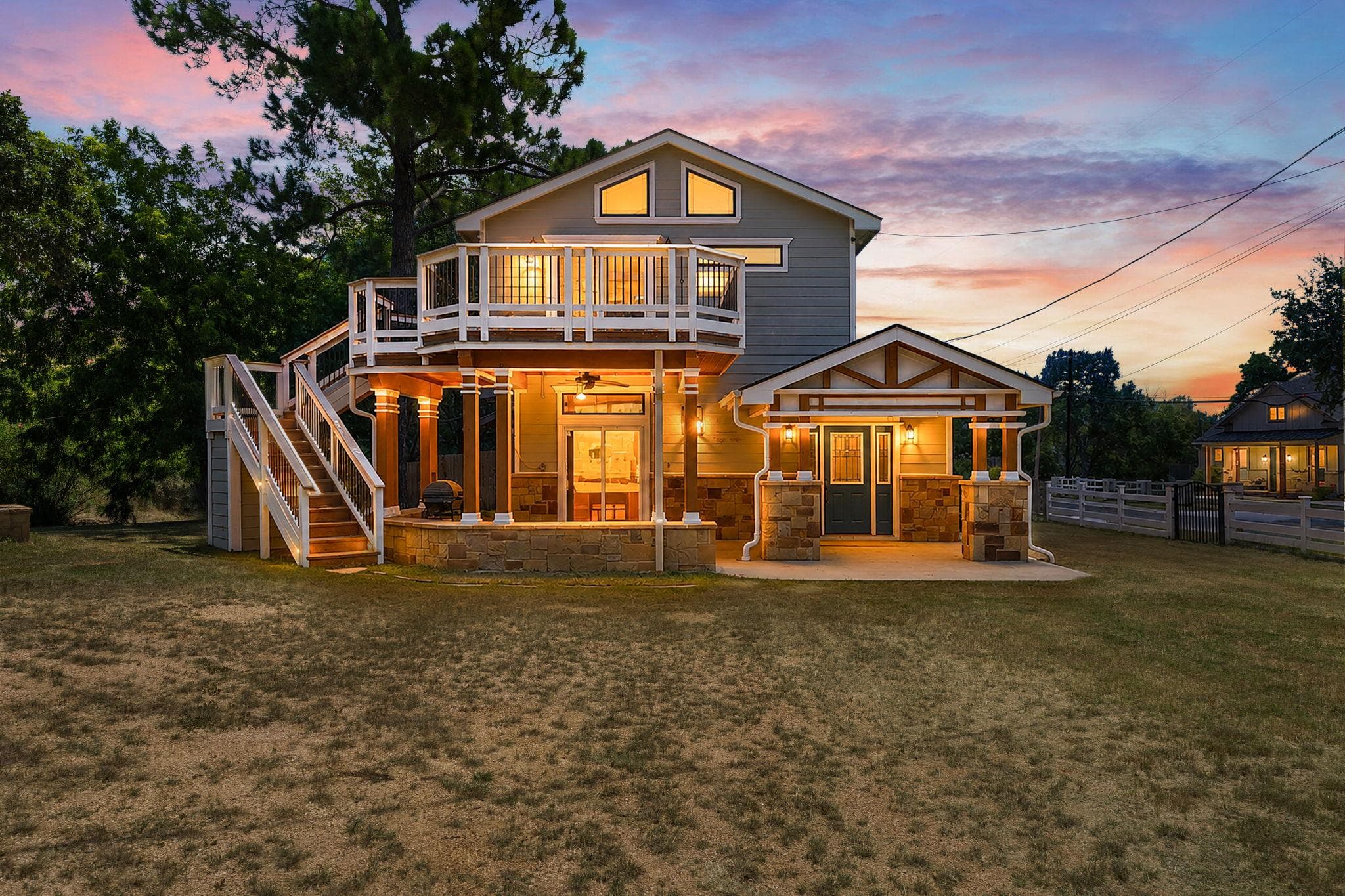 137  Hill Dr