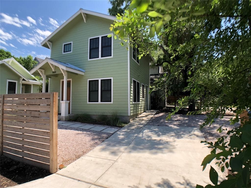 1009 Woodland Ave