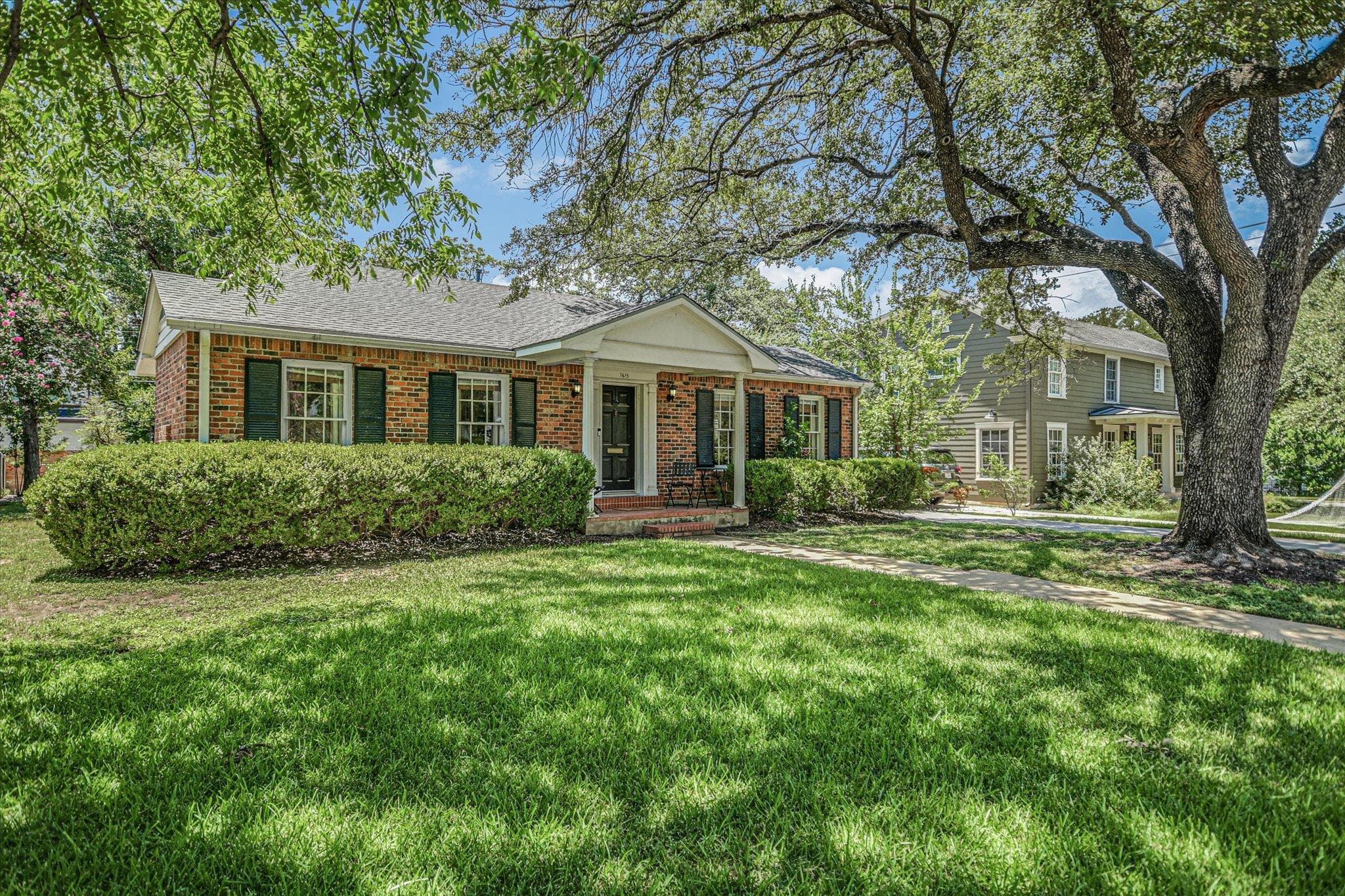 1615  Westover Rd