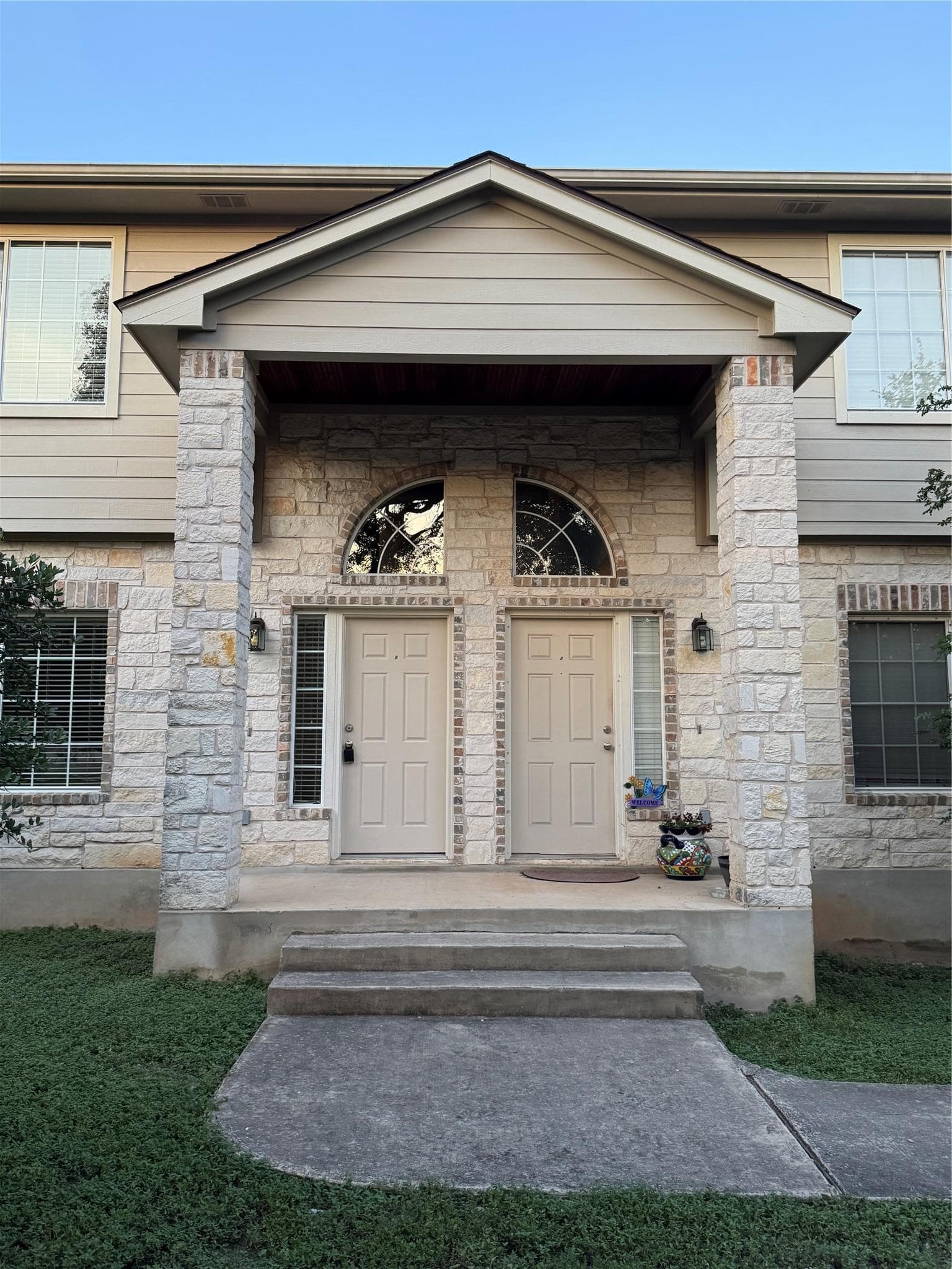9 Deerfield Dr #B