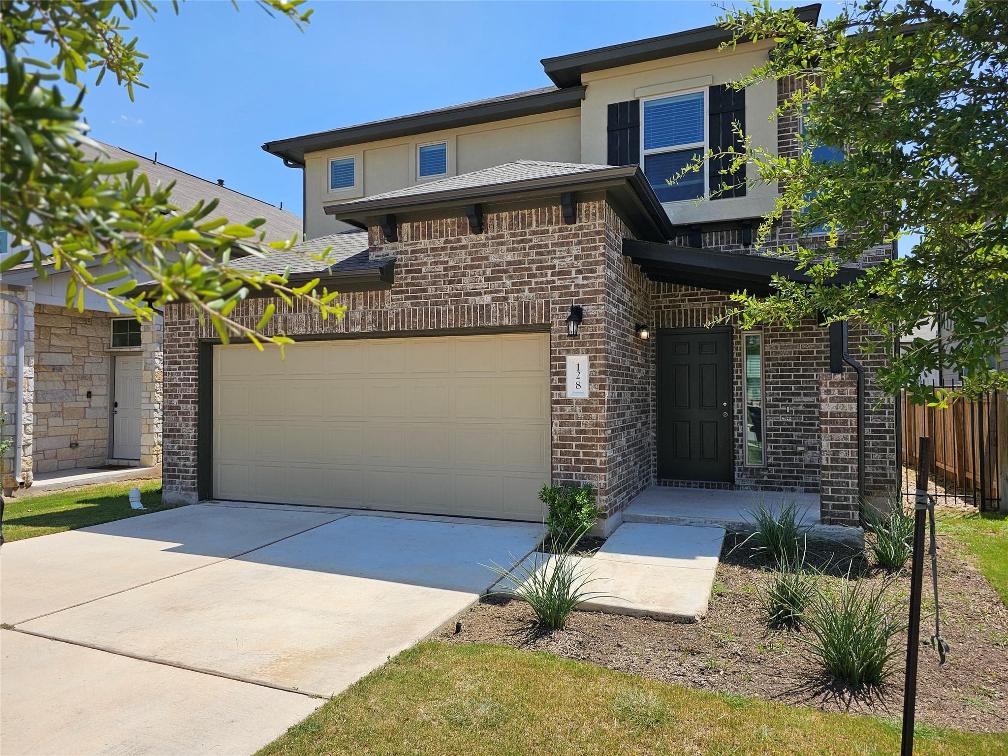 128  Munk Ln