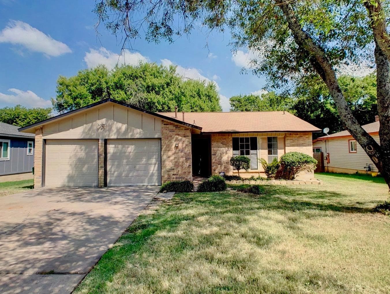 902  Cactus Dr