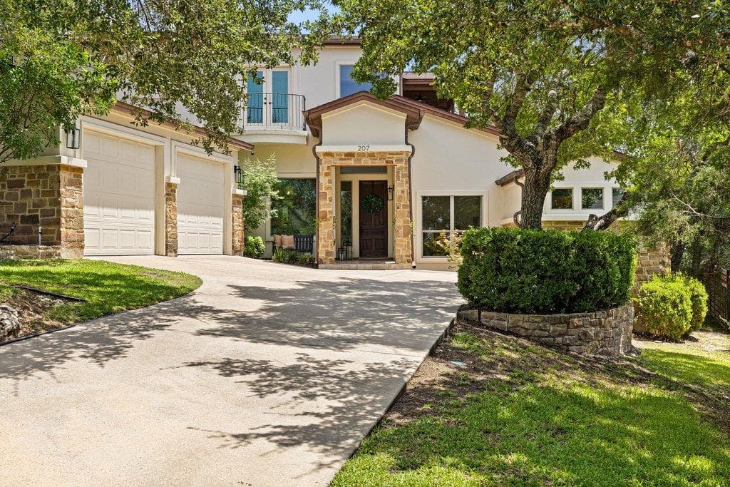 207 Spellbrook Ln