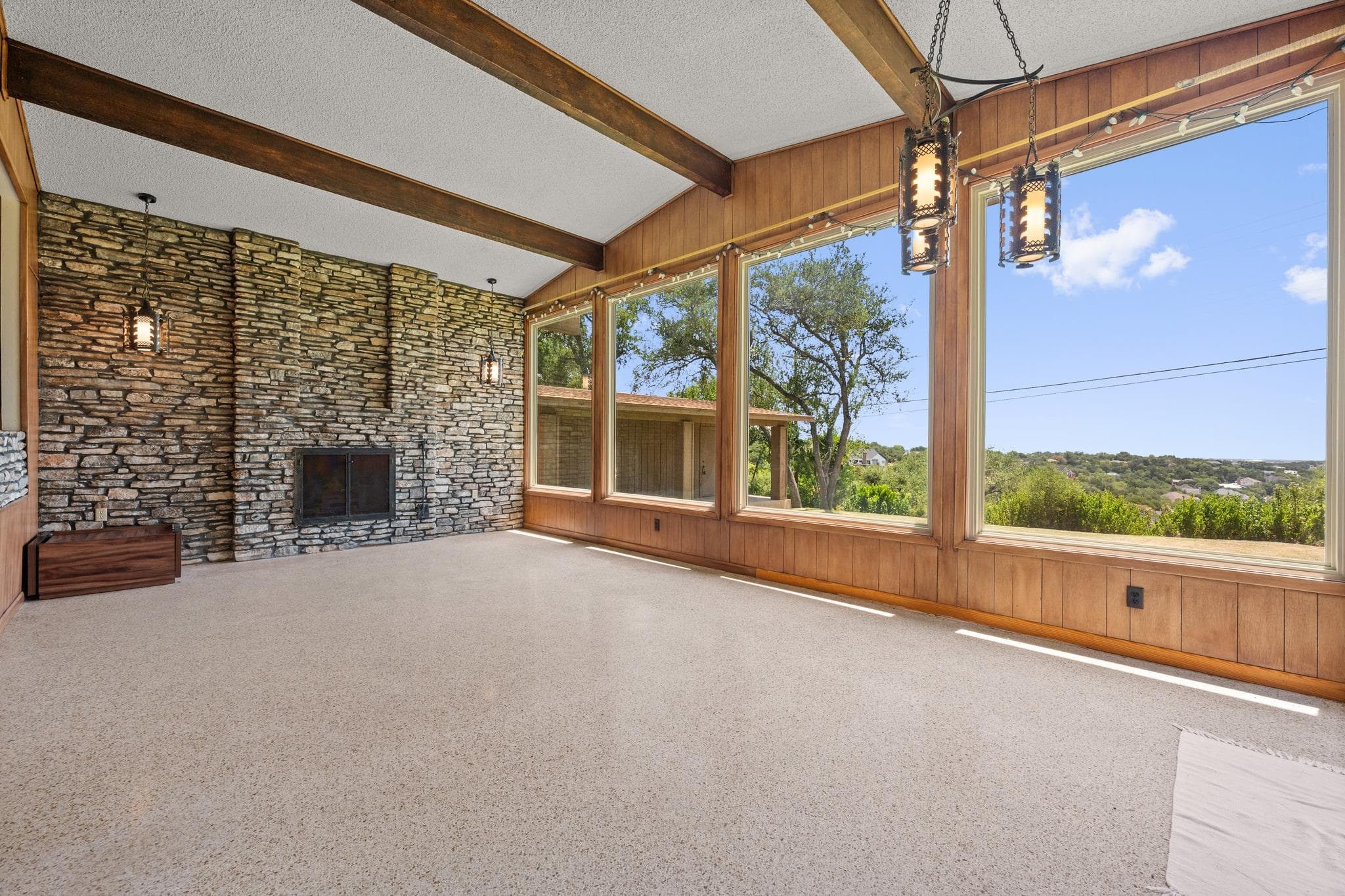6501 Mesa Dr