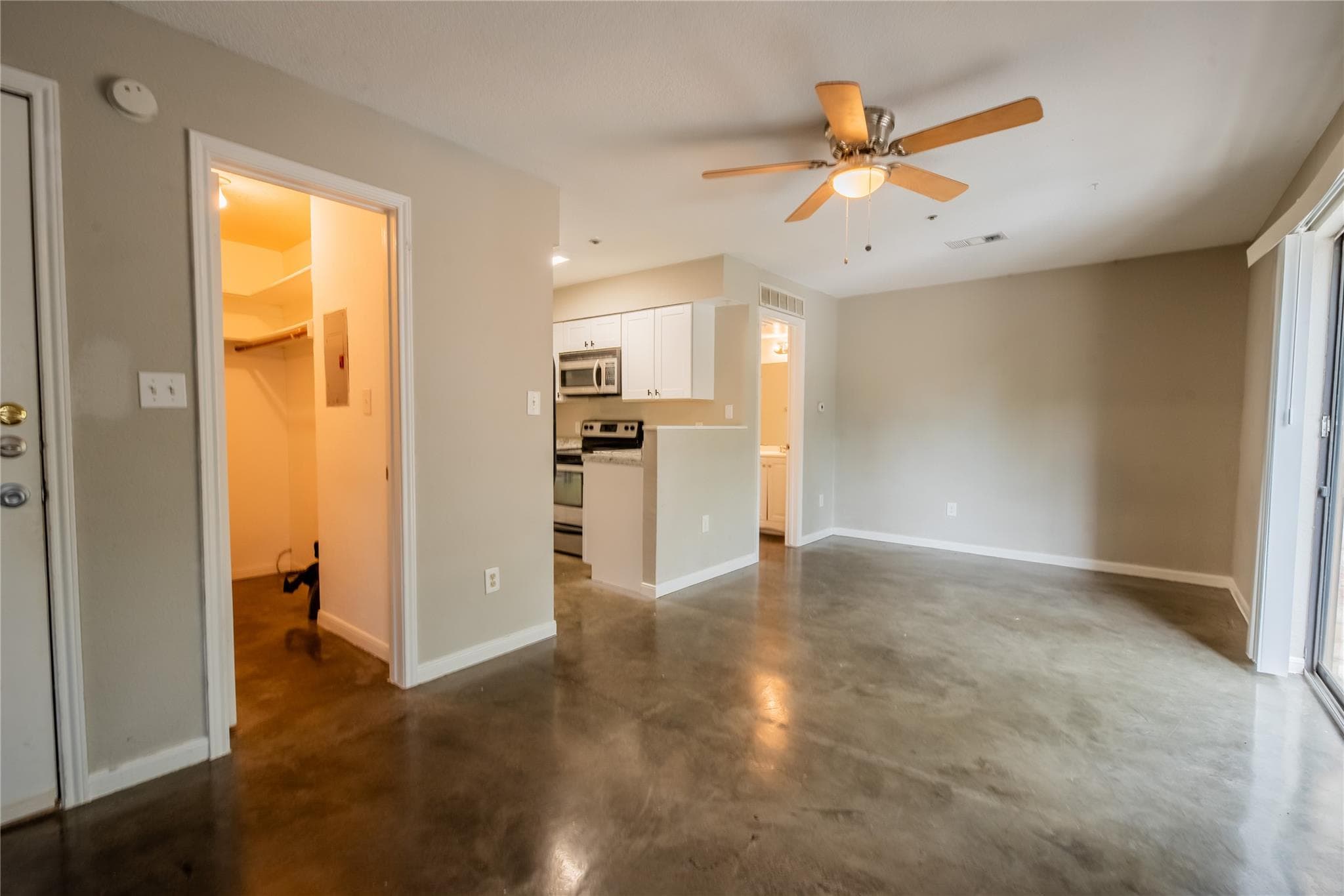 1013 W 23rd St #201