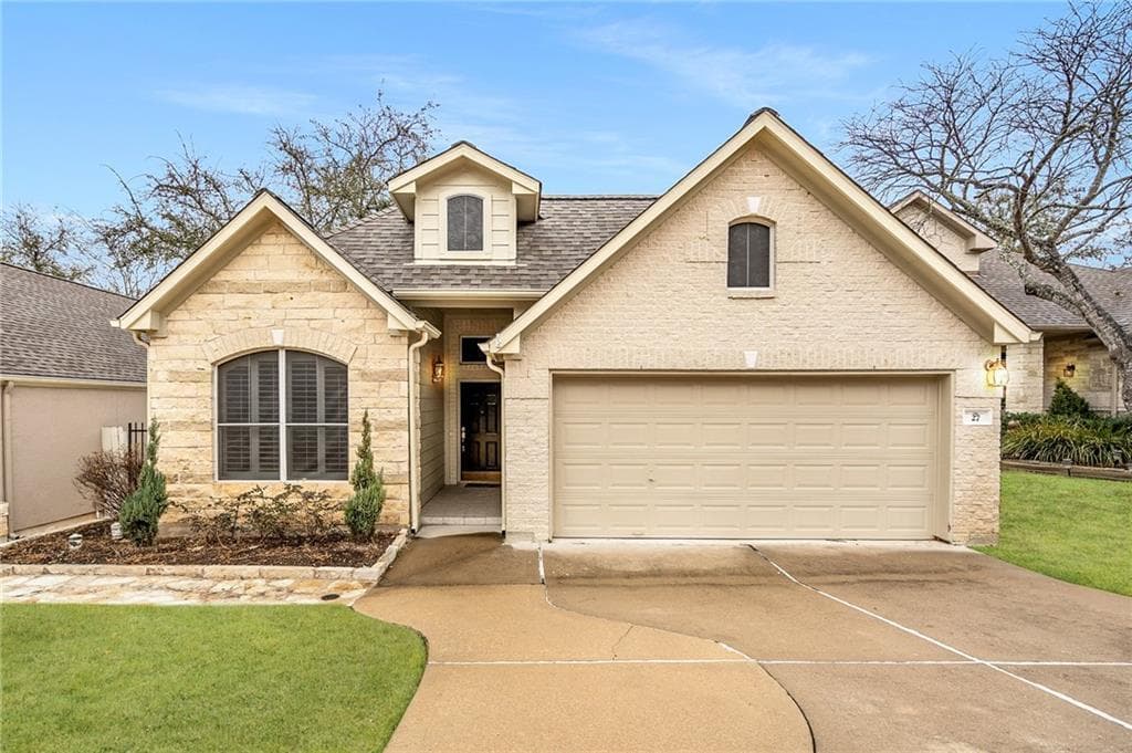 27 Troon Dr