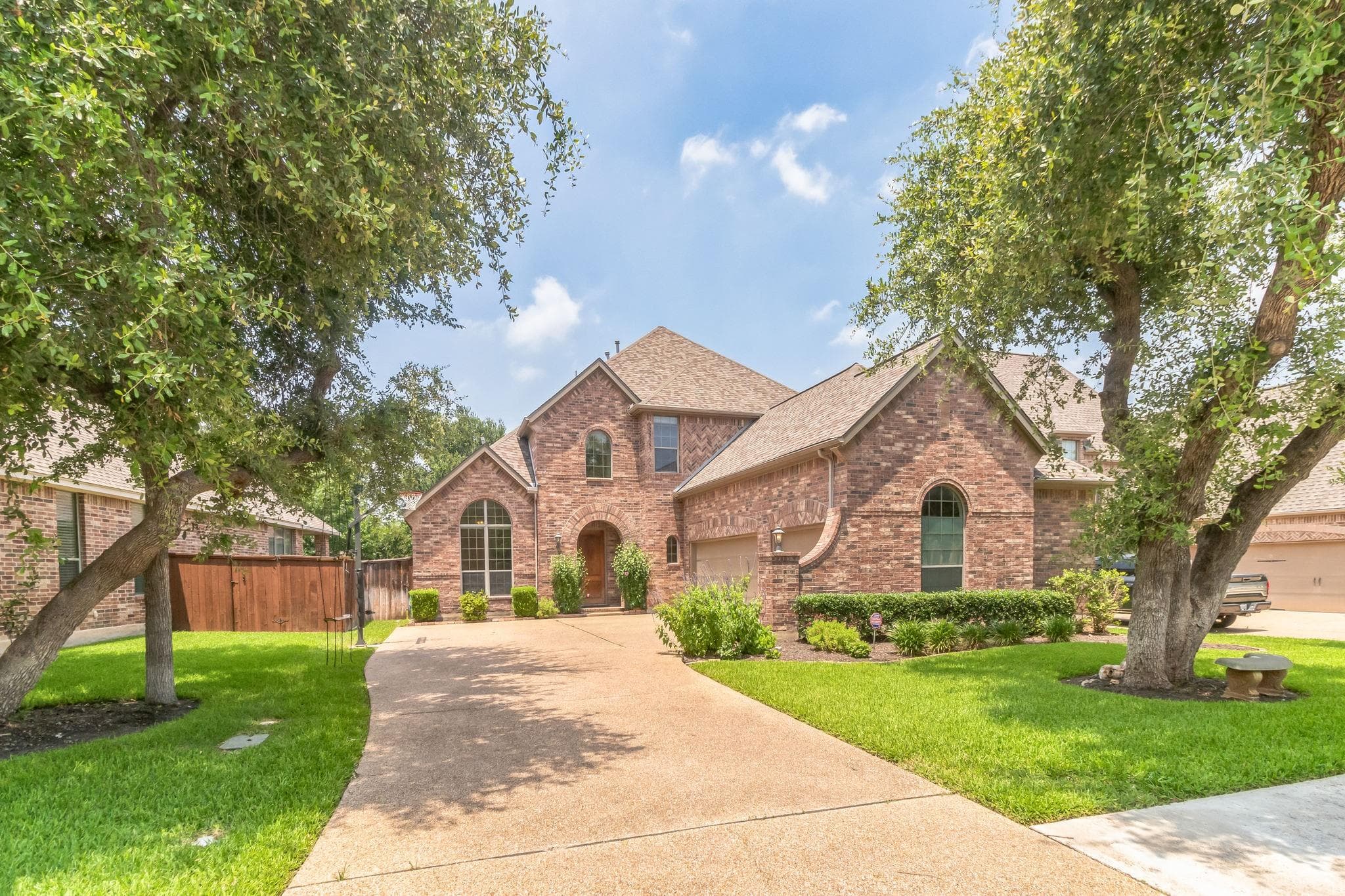 208 Angus Dr