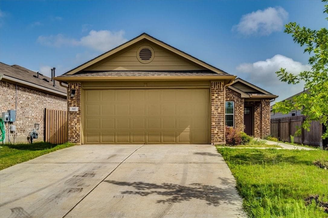 617  Callahan Ln