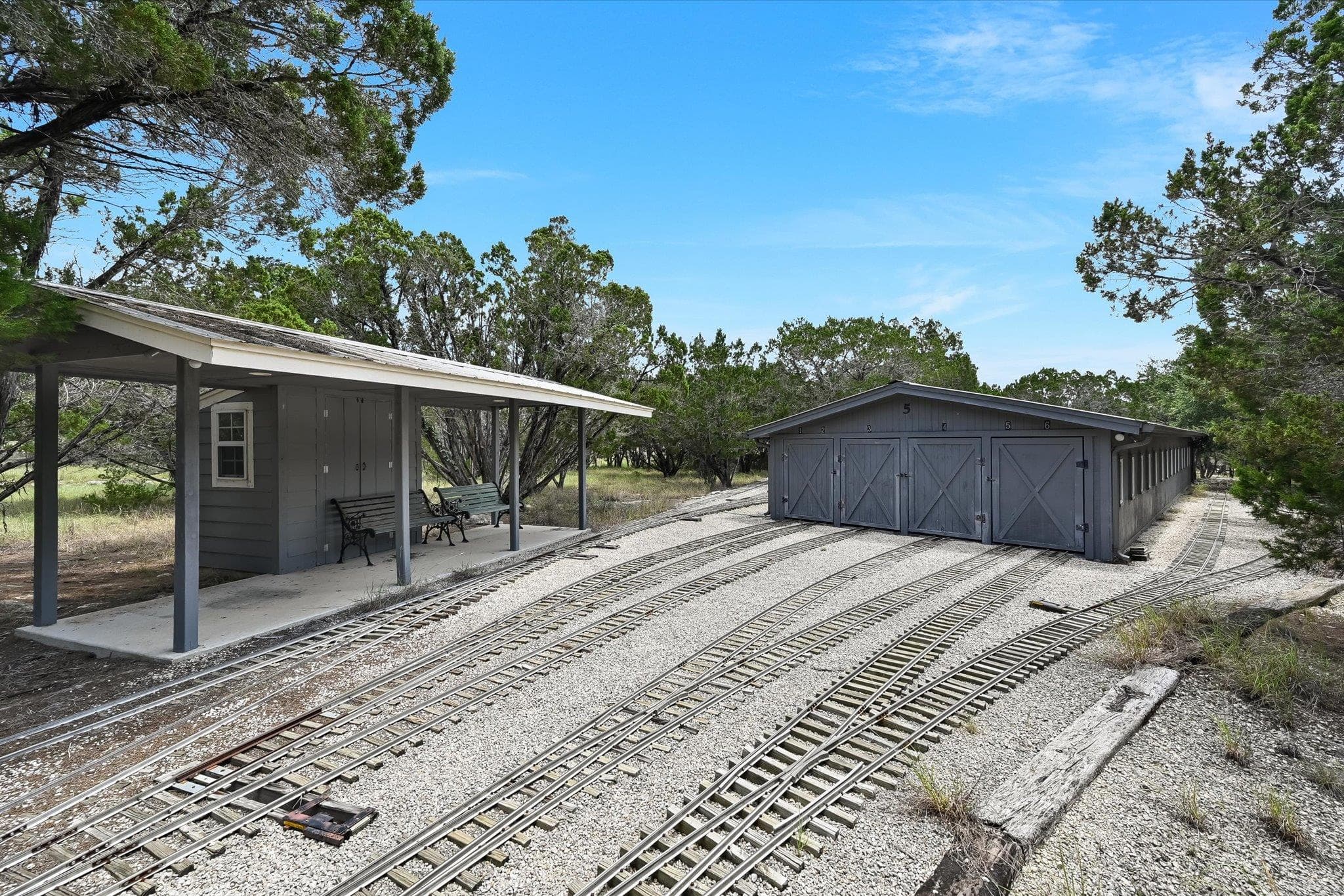 3820  River Rd