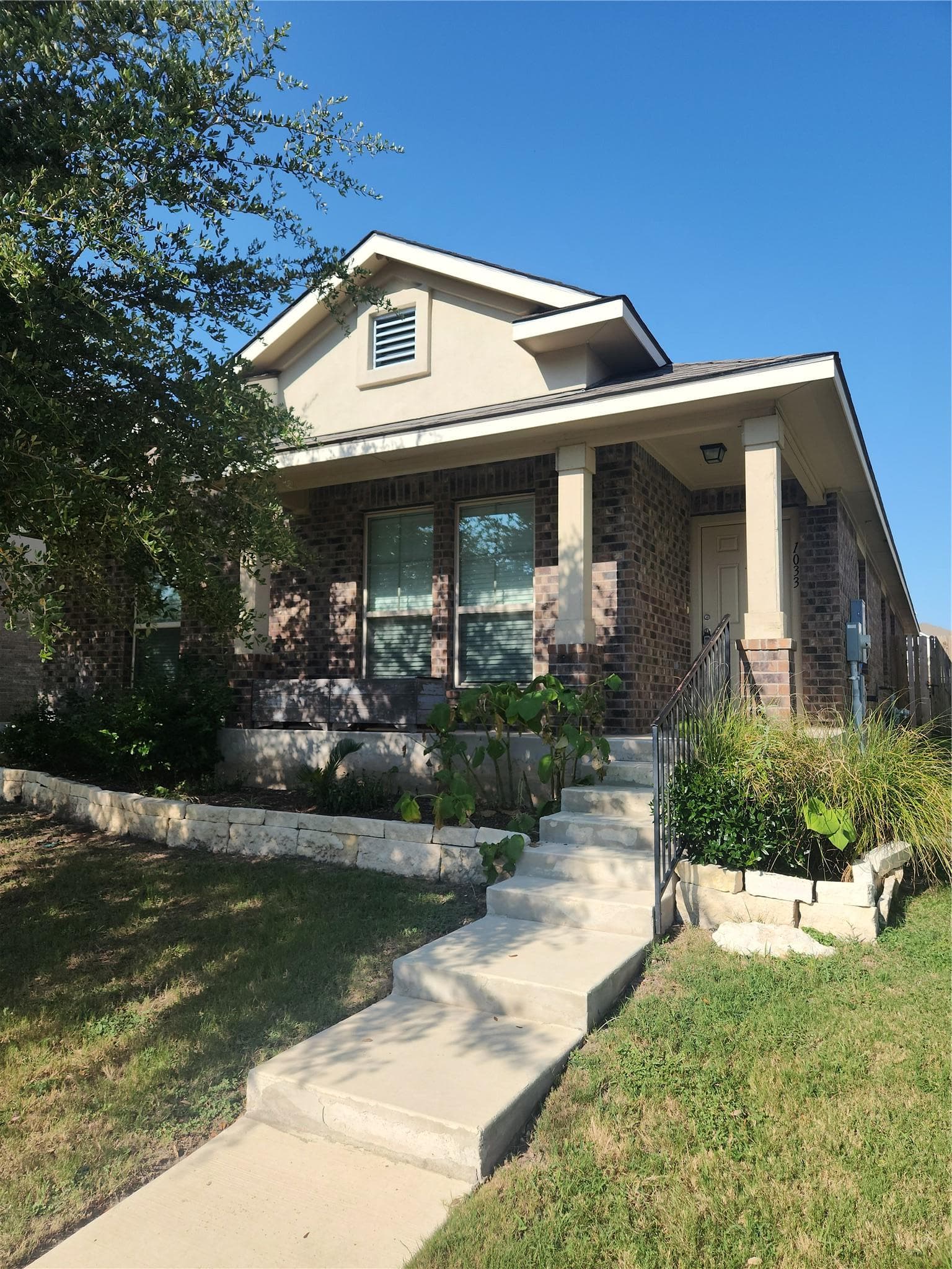 1033  Britt Ln