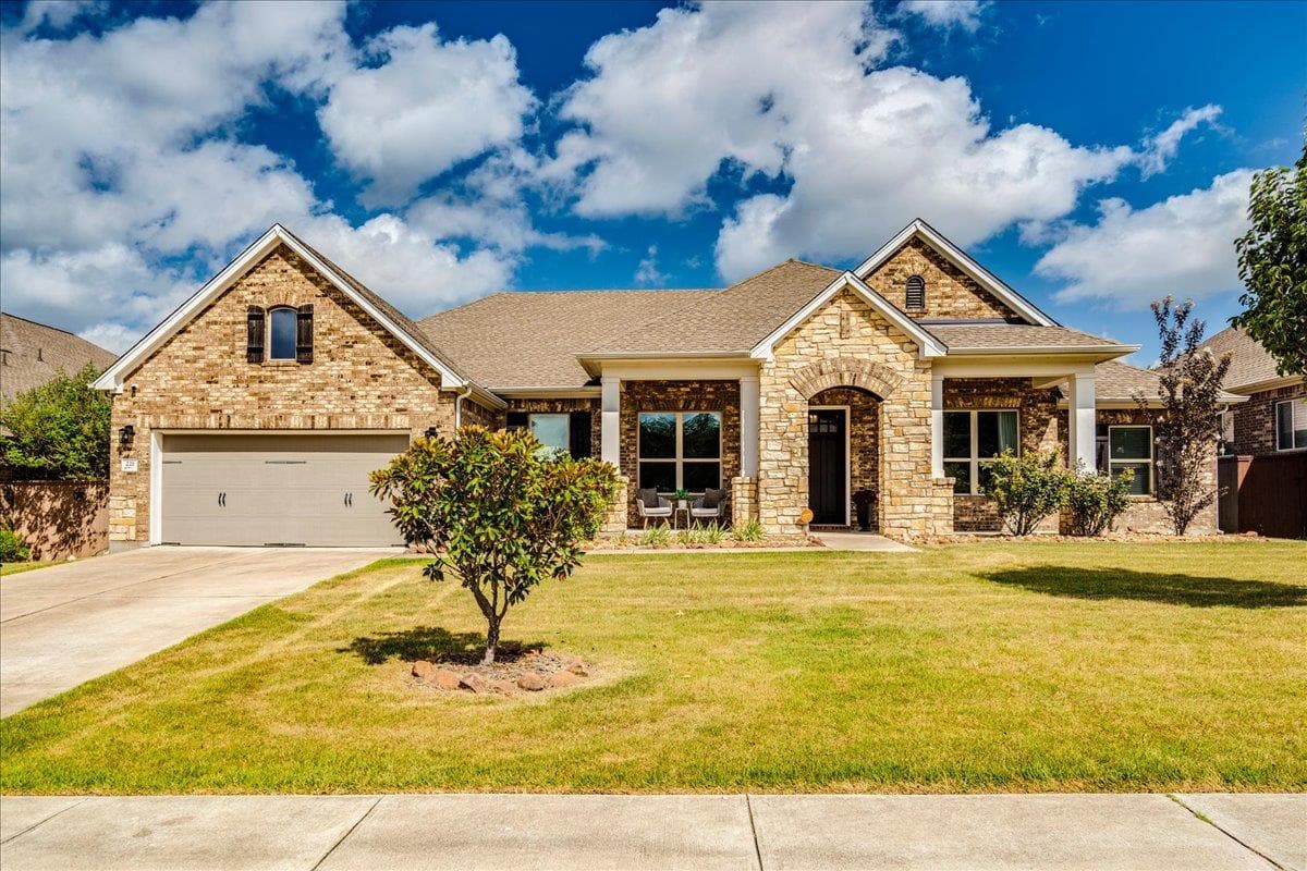 221 Clearwater Way