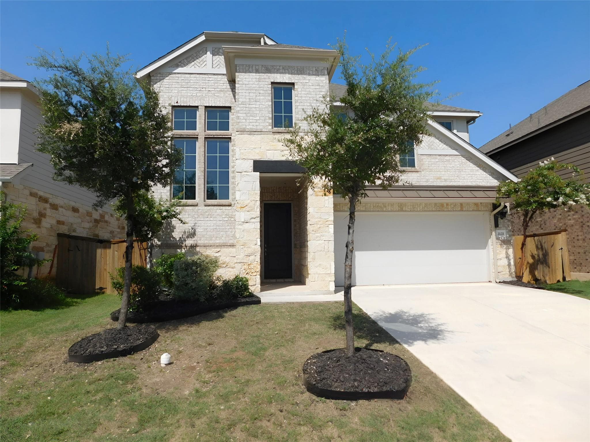 2121 WOODED RUN Trl