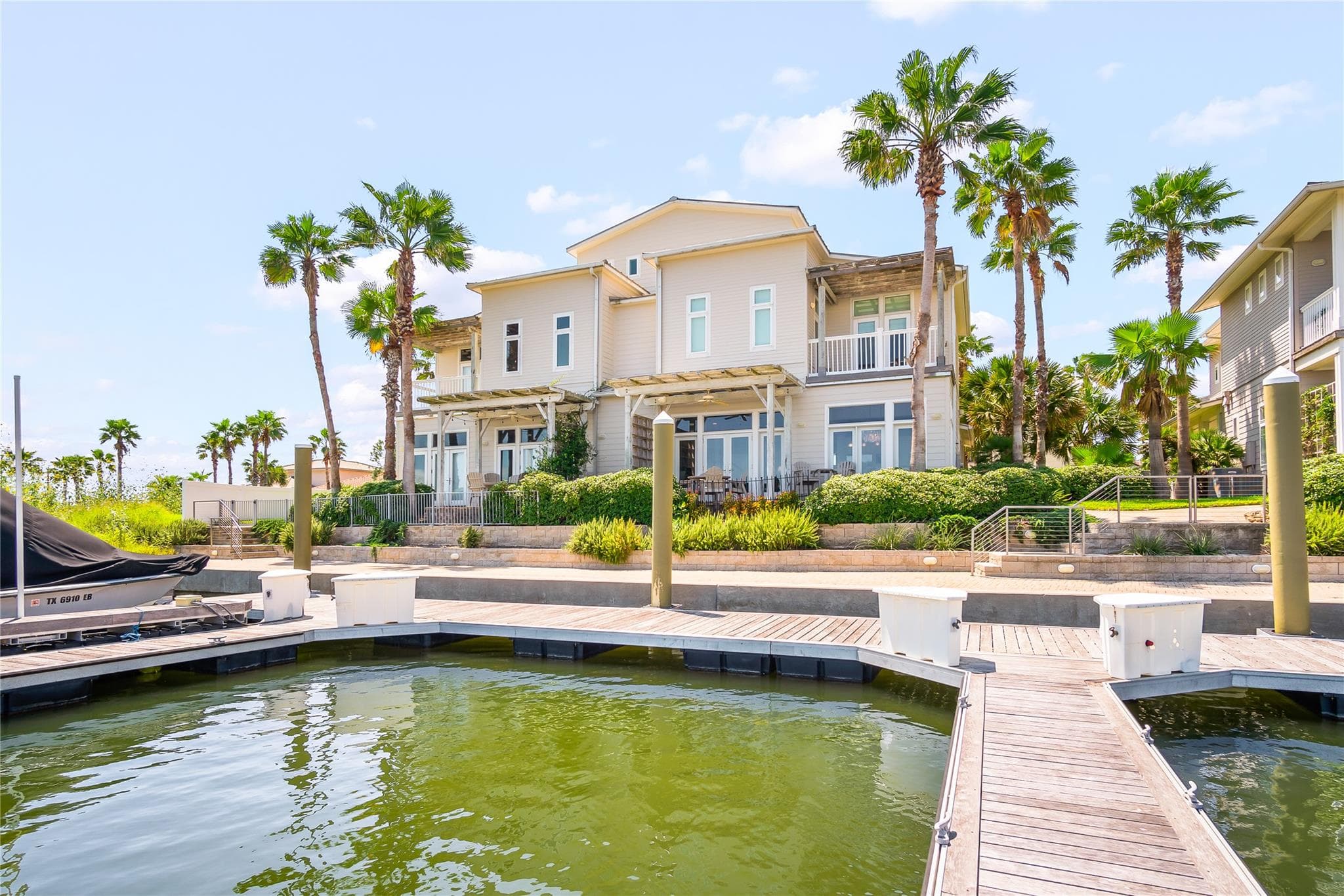 3700 Island Moorings Pkwy #20