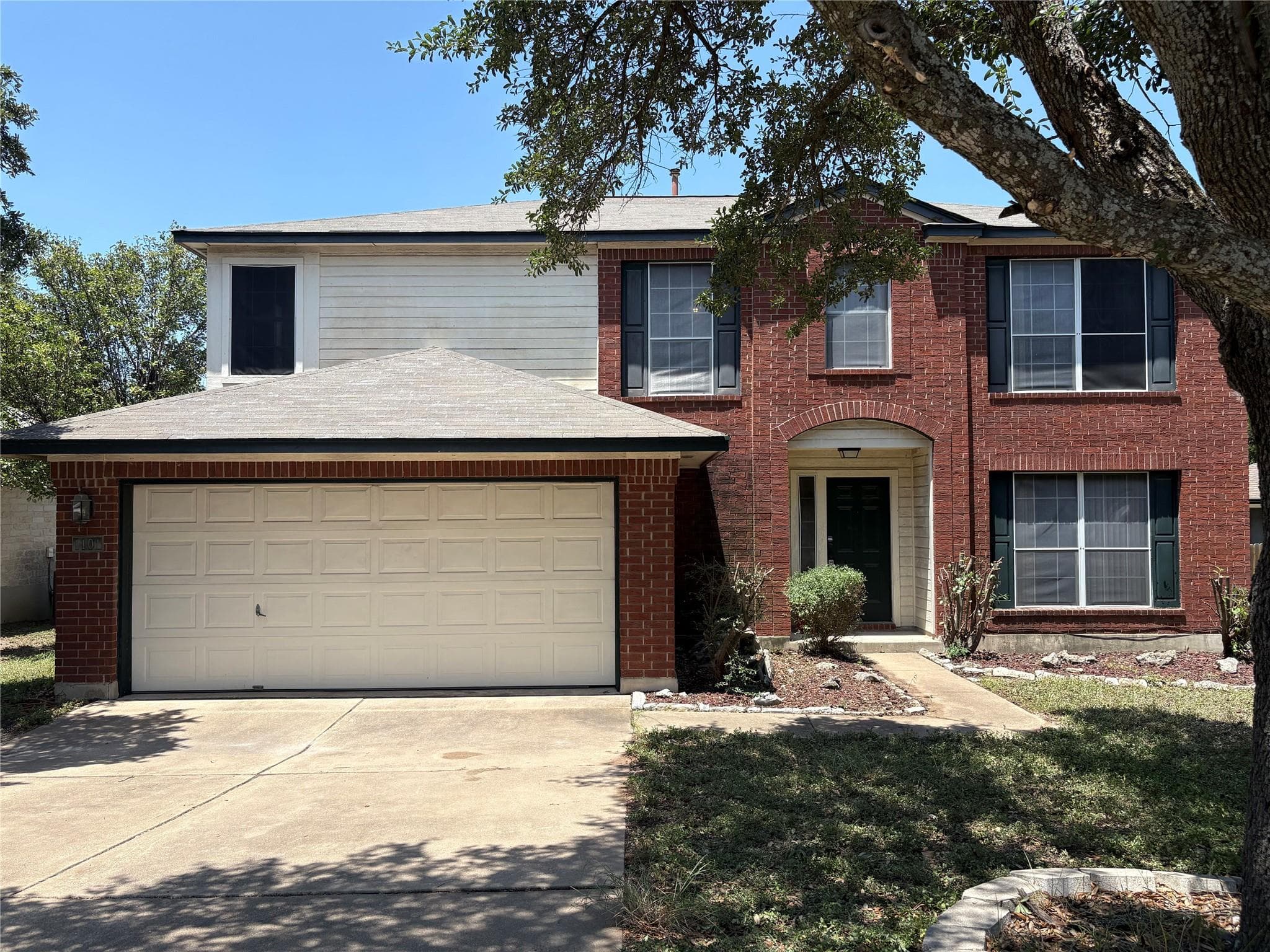 1101  Wood Creek Dr