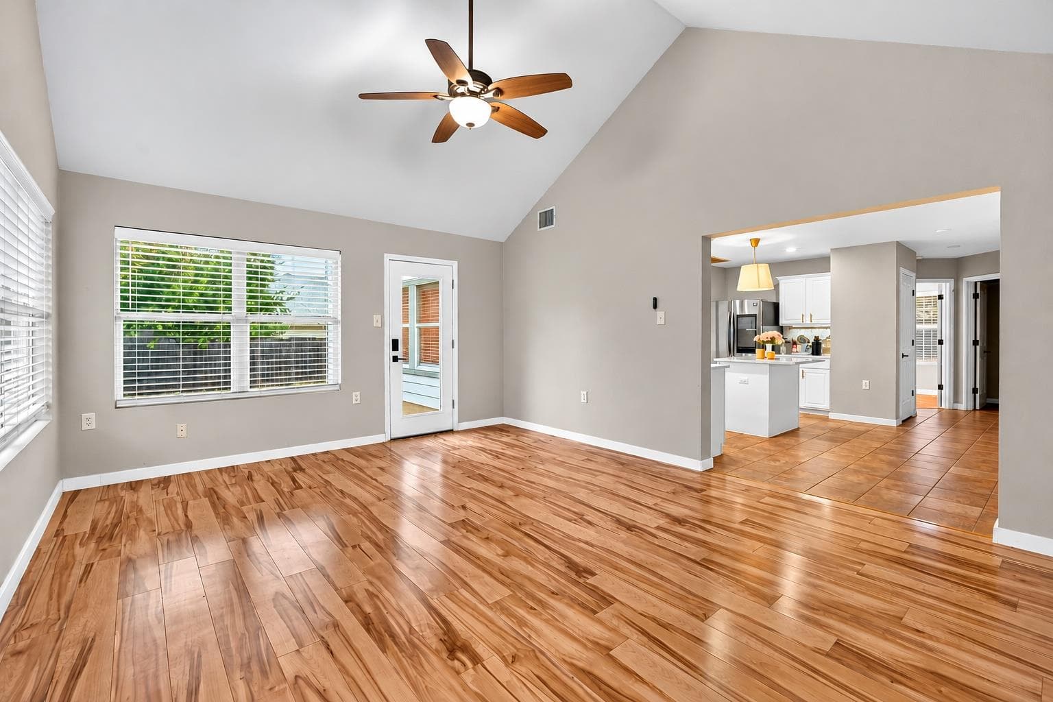 1703  Mimosa Ln