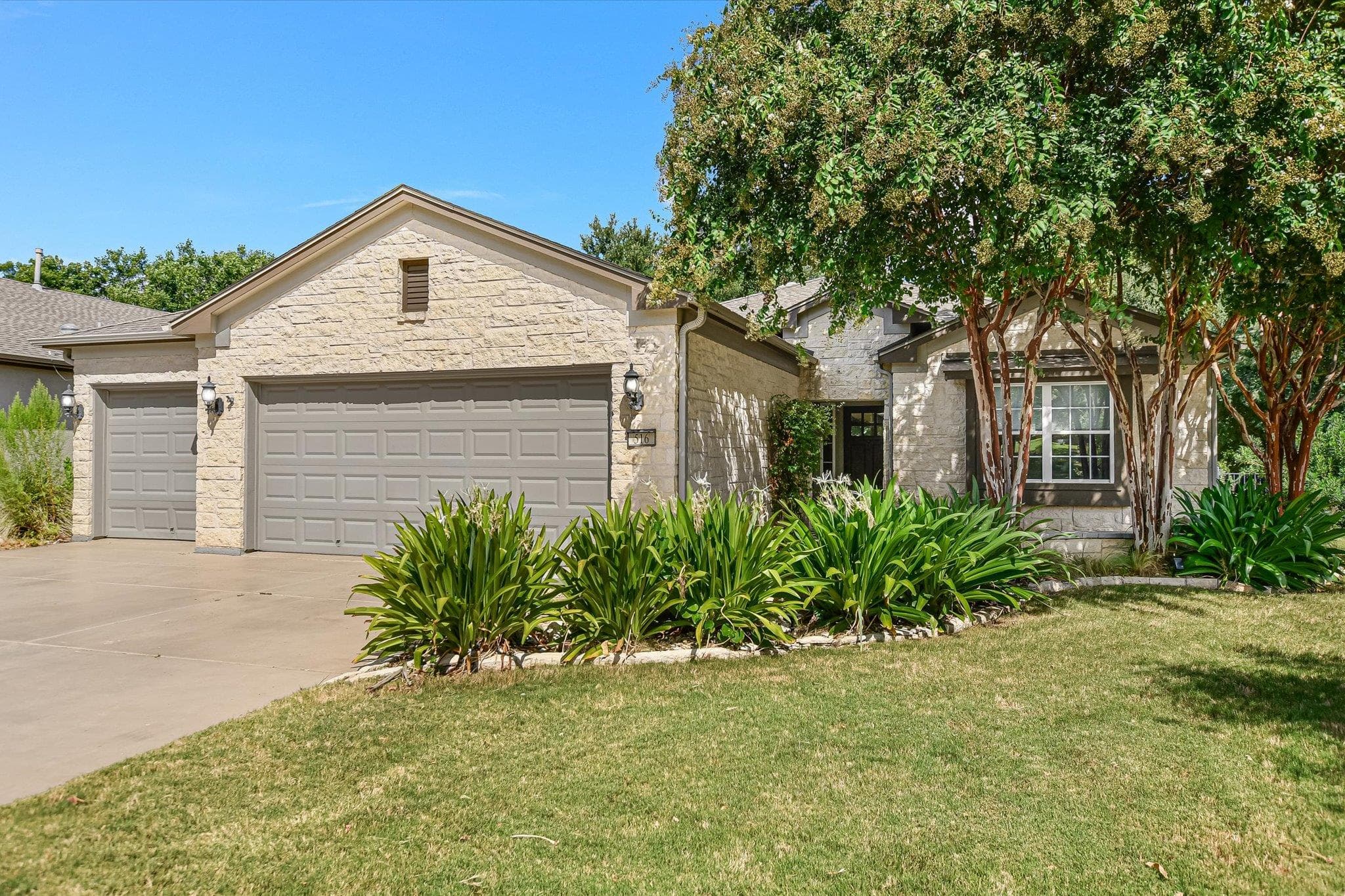 516 Independence Creek Ln