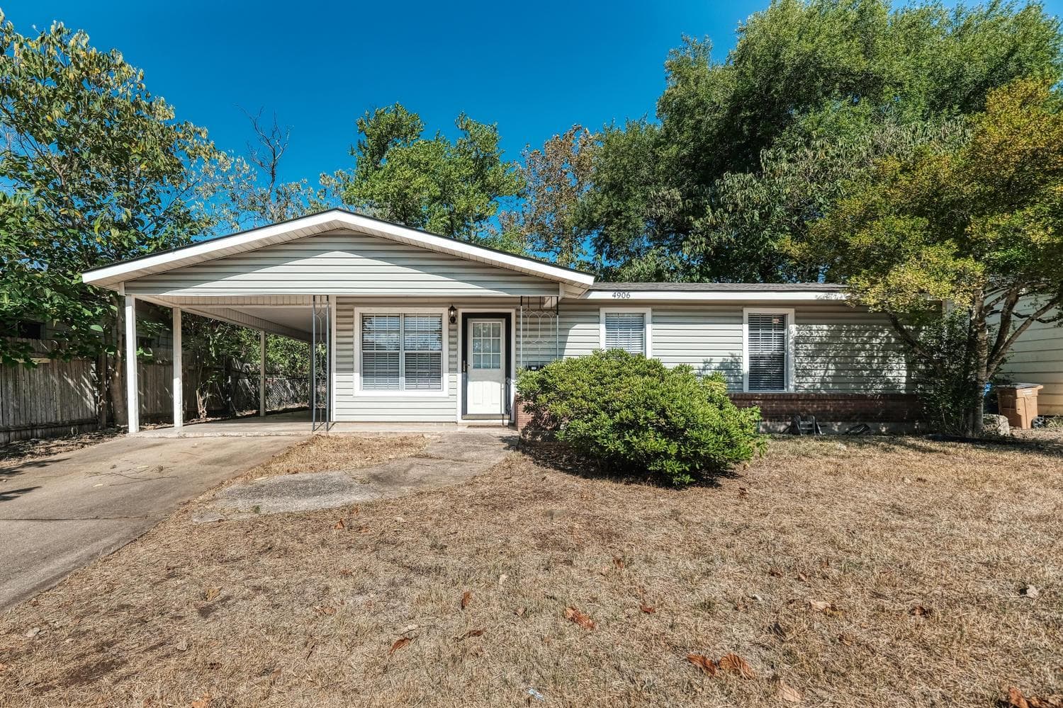 4906  Gladeview Drs